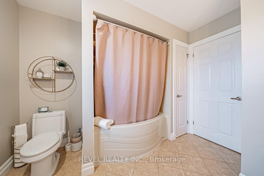 4487 Henderson Road photo 24