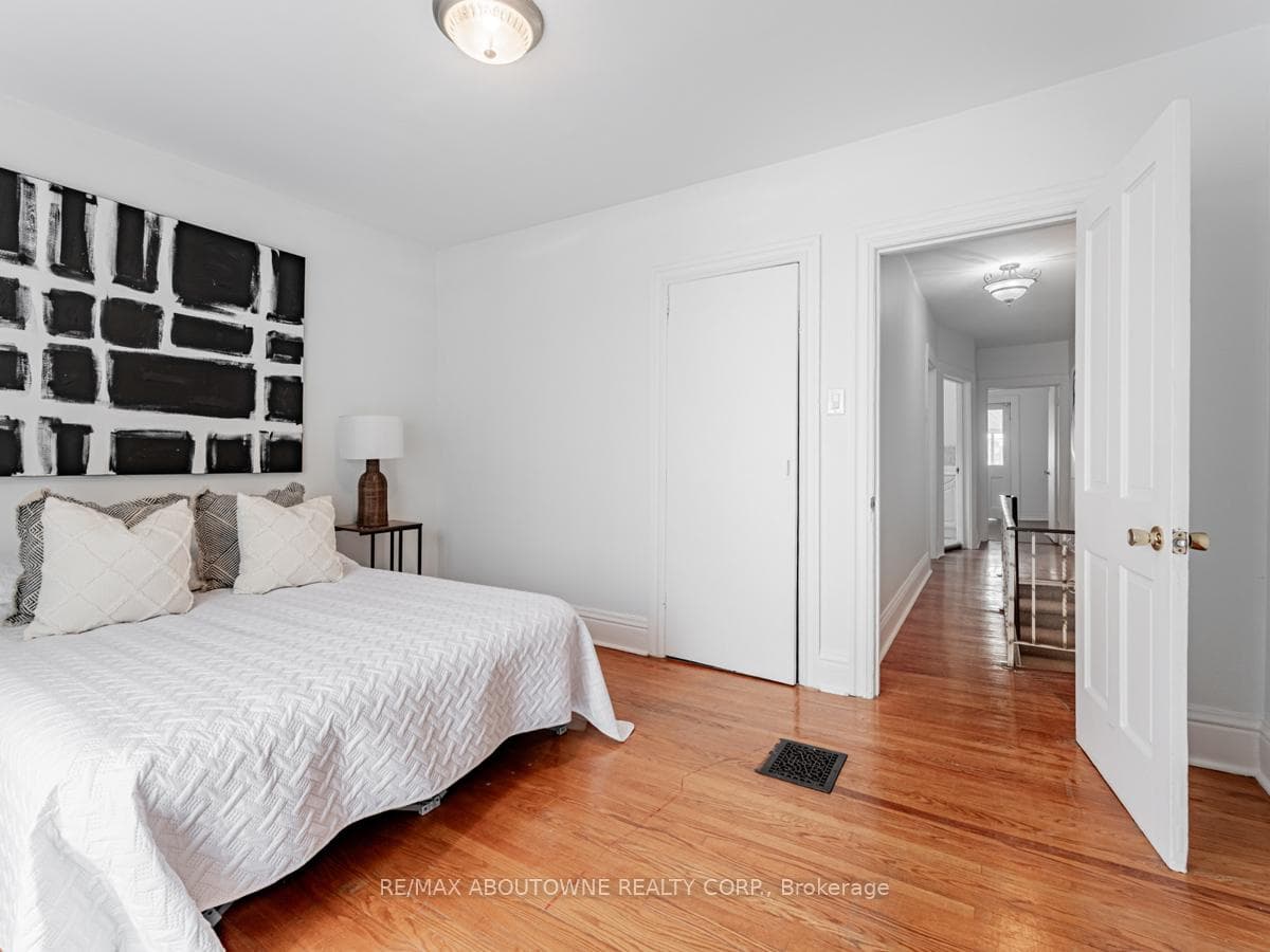 169 Lappin Avenue photo 20