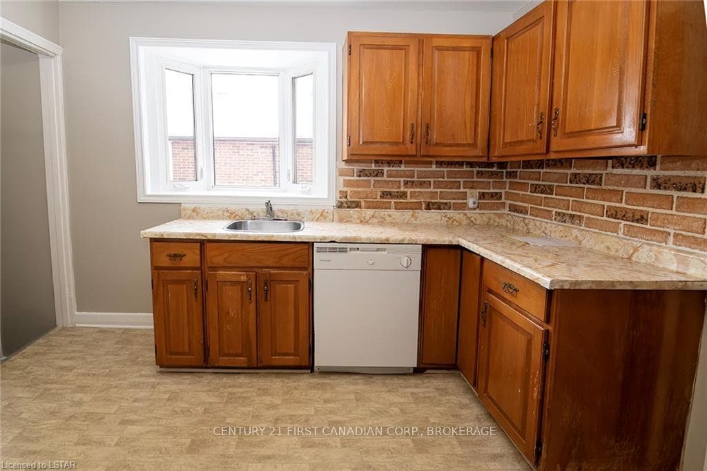 1881 DUMONT Street photo 10