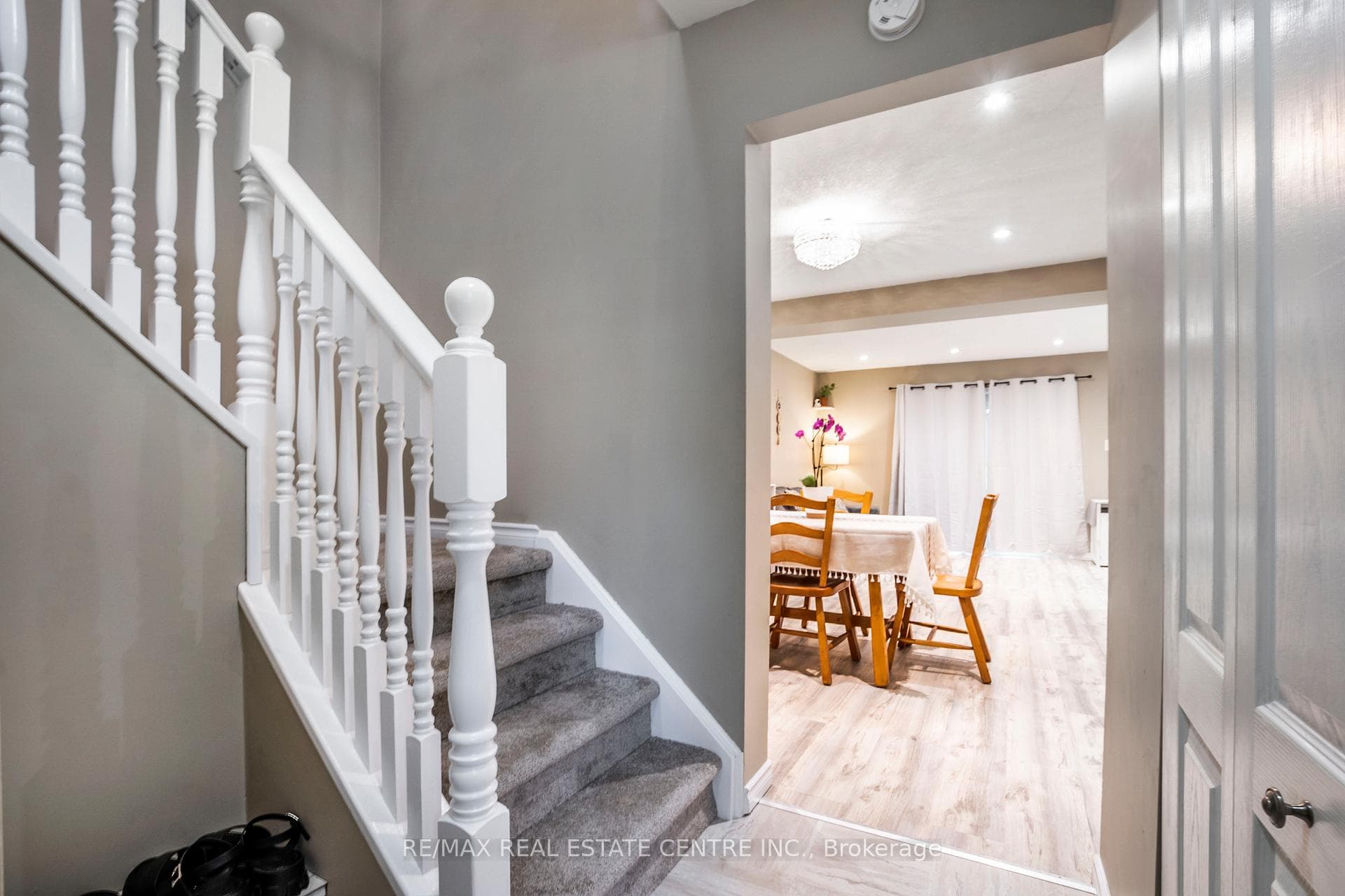 250 Satok Crescent Unit 18 photo 6