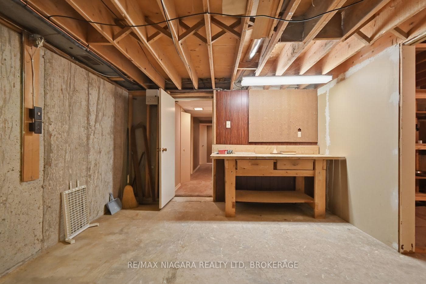82 Lakeshore Road photo 22