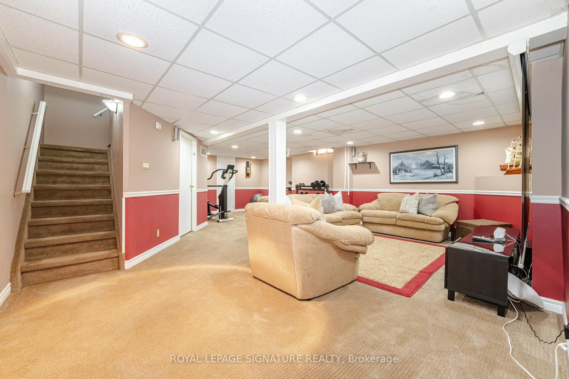 8 Romney Court photo 30