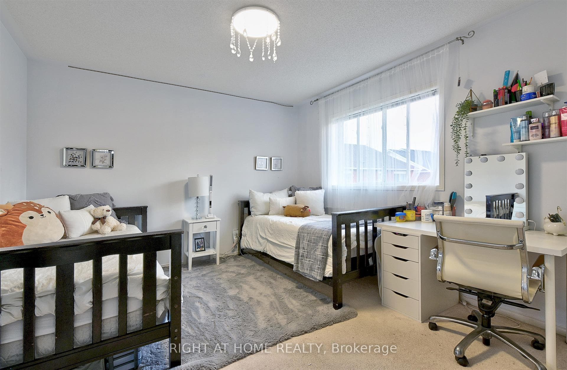 1032 Langford Street photo 16