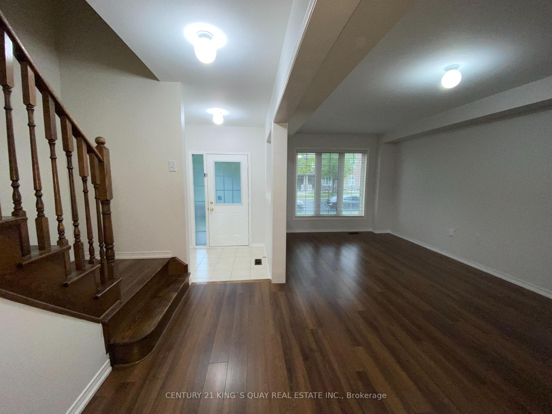 1102 Bur Oak Avenue photo 4