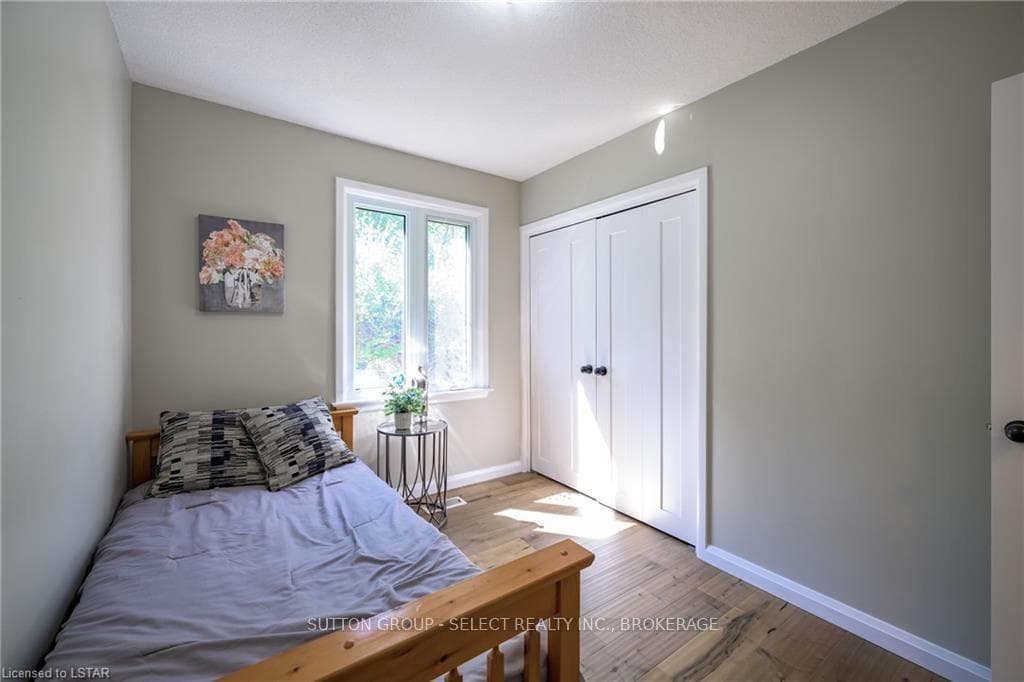 6 KIRKTON Court photo 25