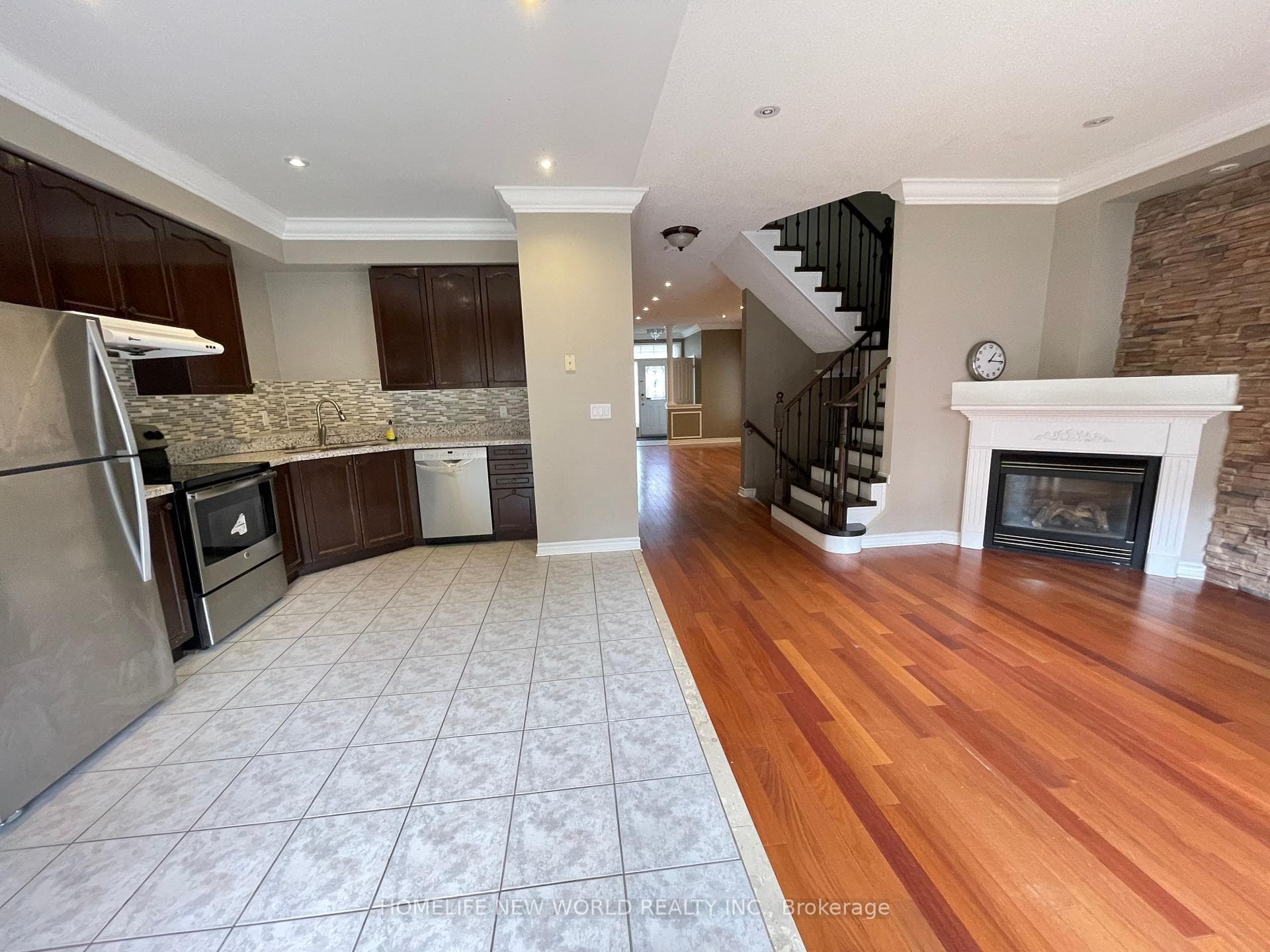231 Madison Heights Boulevard photo 4
