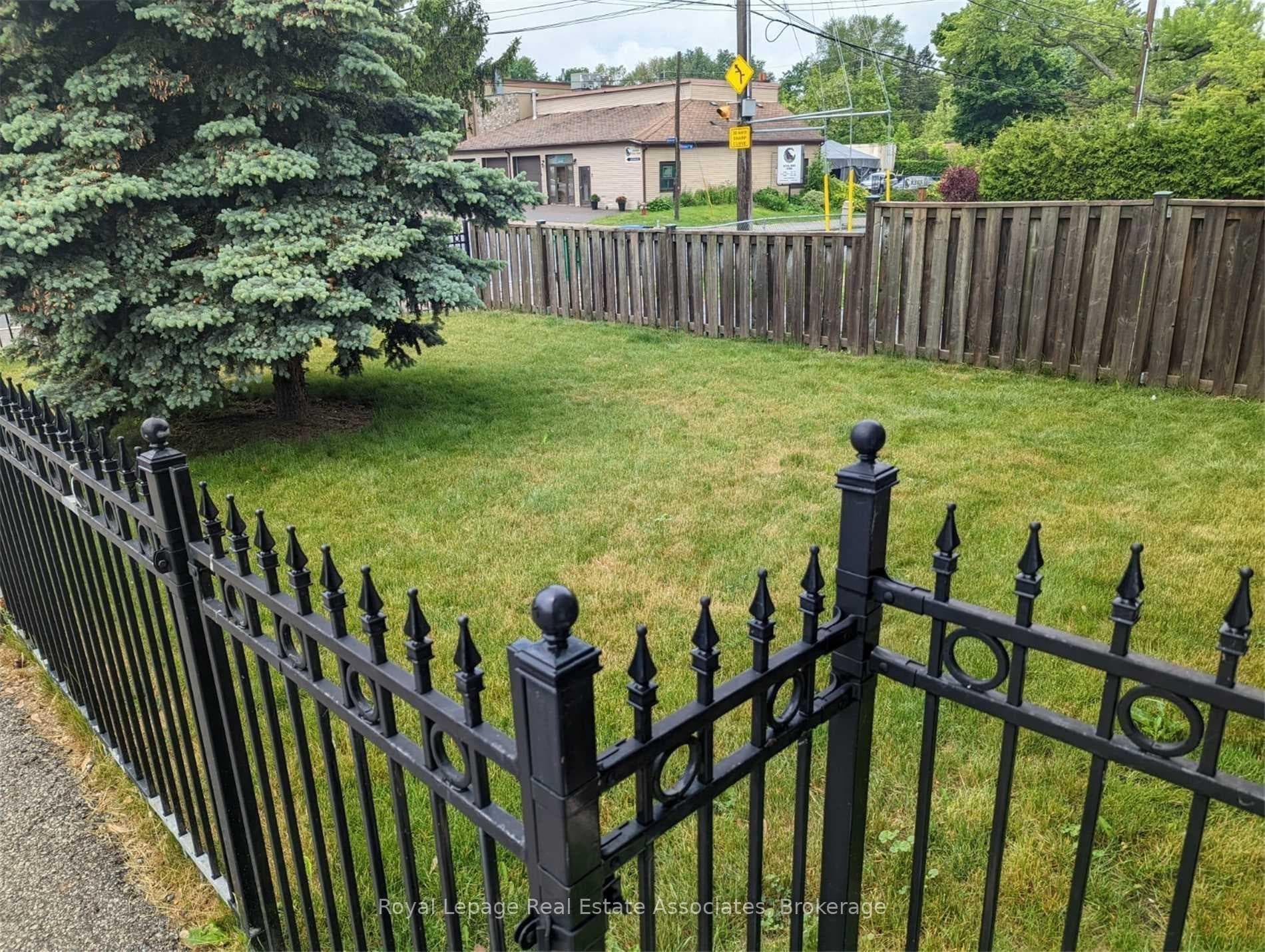61 Mississauga Road Unit 1 photo 3