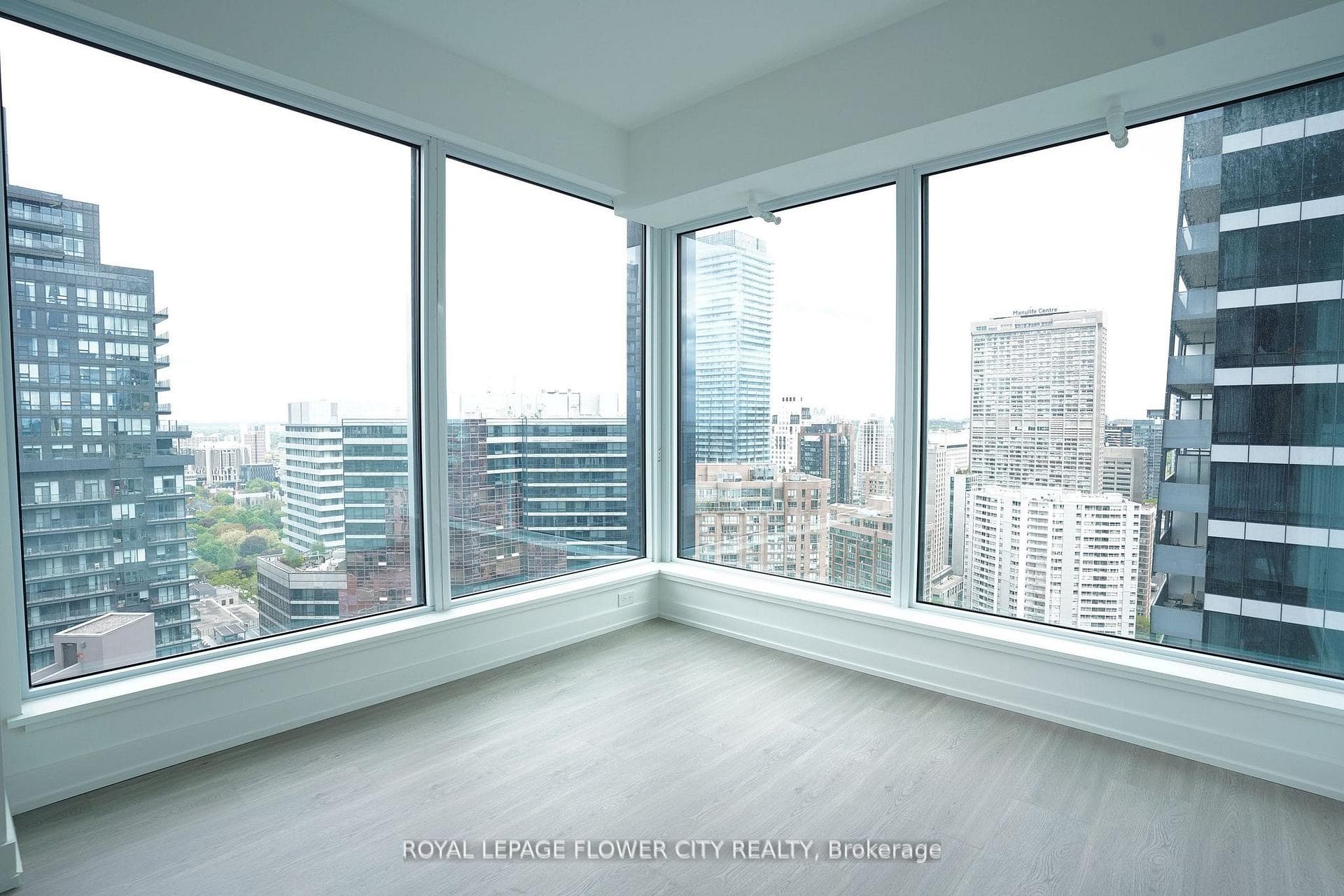 8 Wellesley Street Unit 3903 photo 12