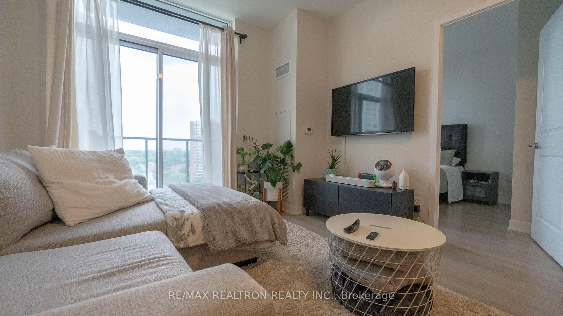 195 Bonis Avenue Unit 1009 photo 6