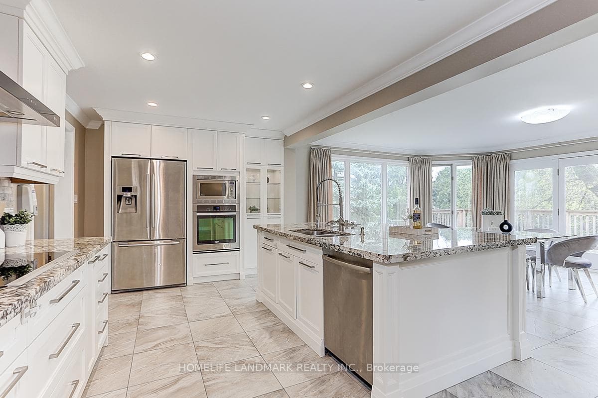 25 Oakcrest Avenue photo 14