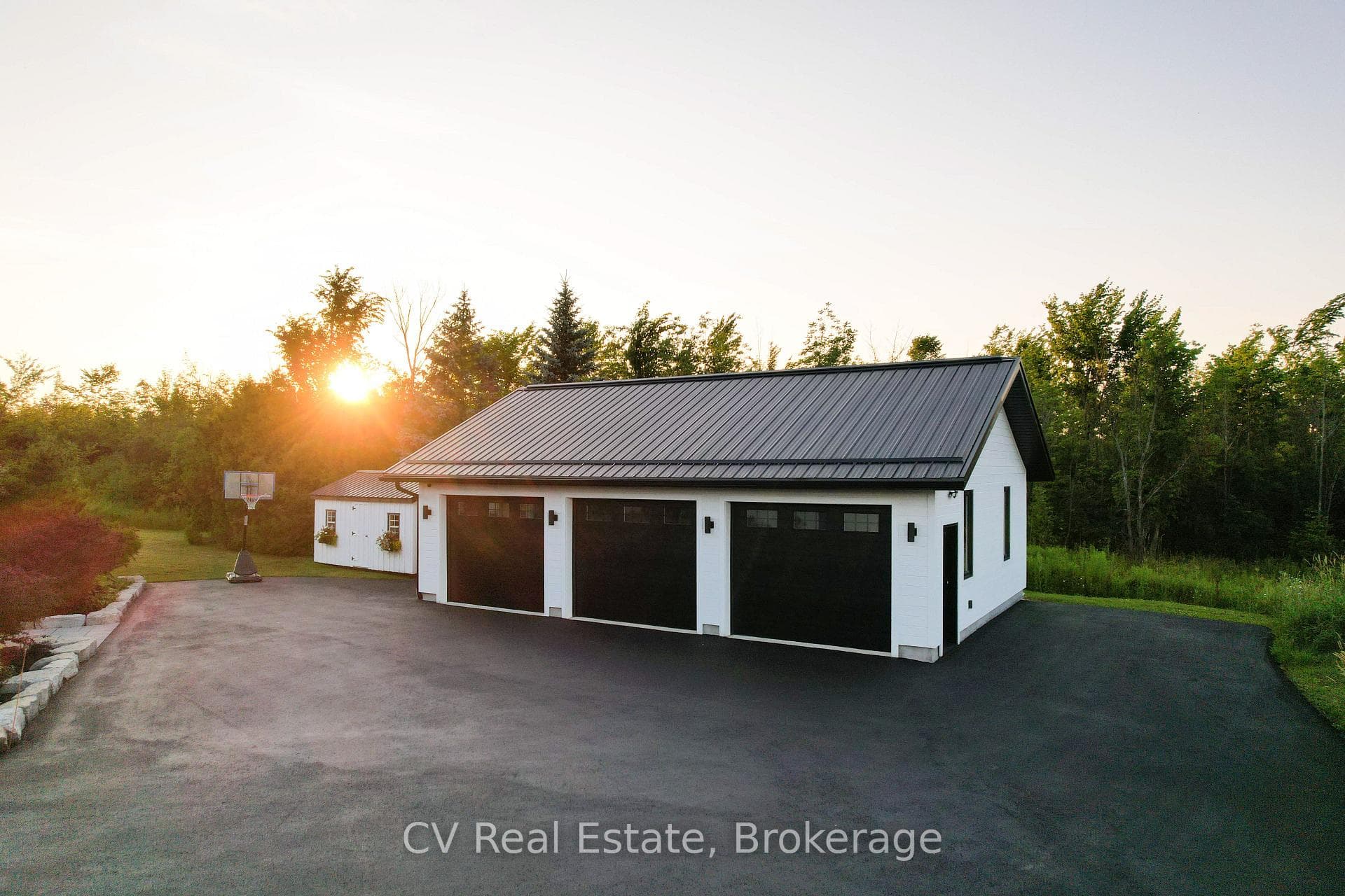 3 car garage