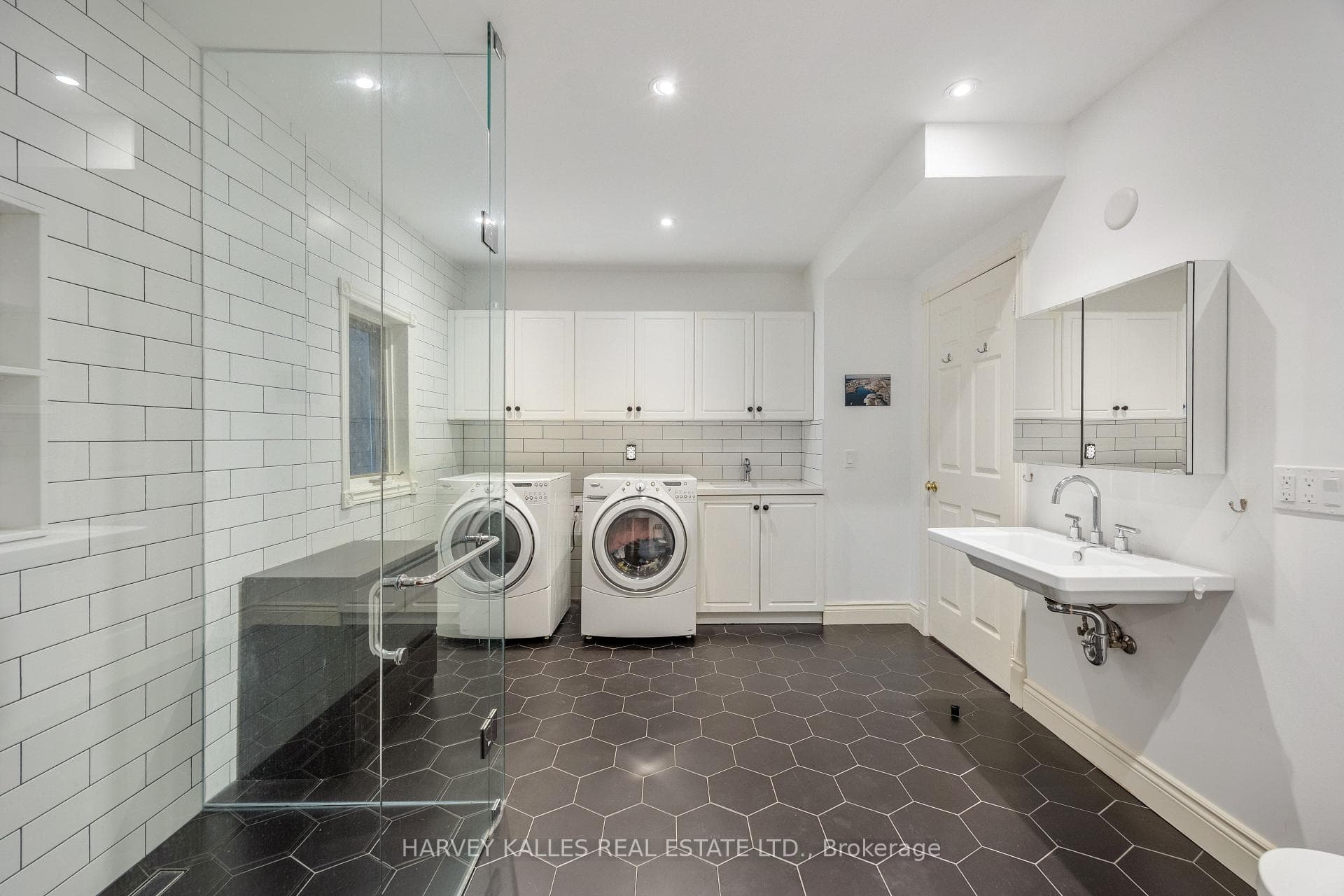 200 Seaton Street photo 11