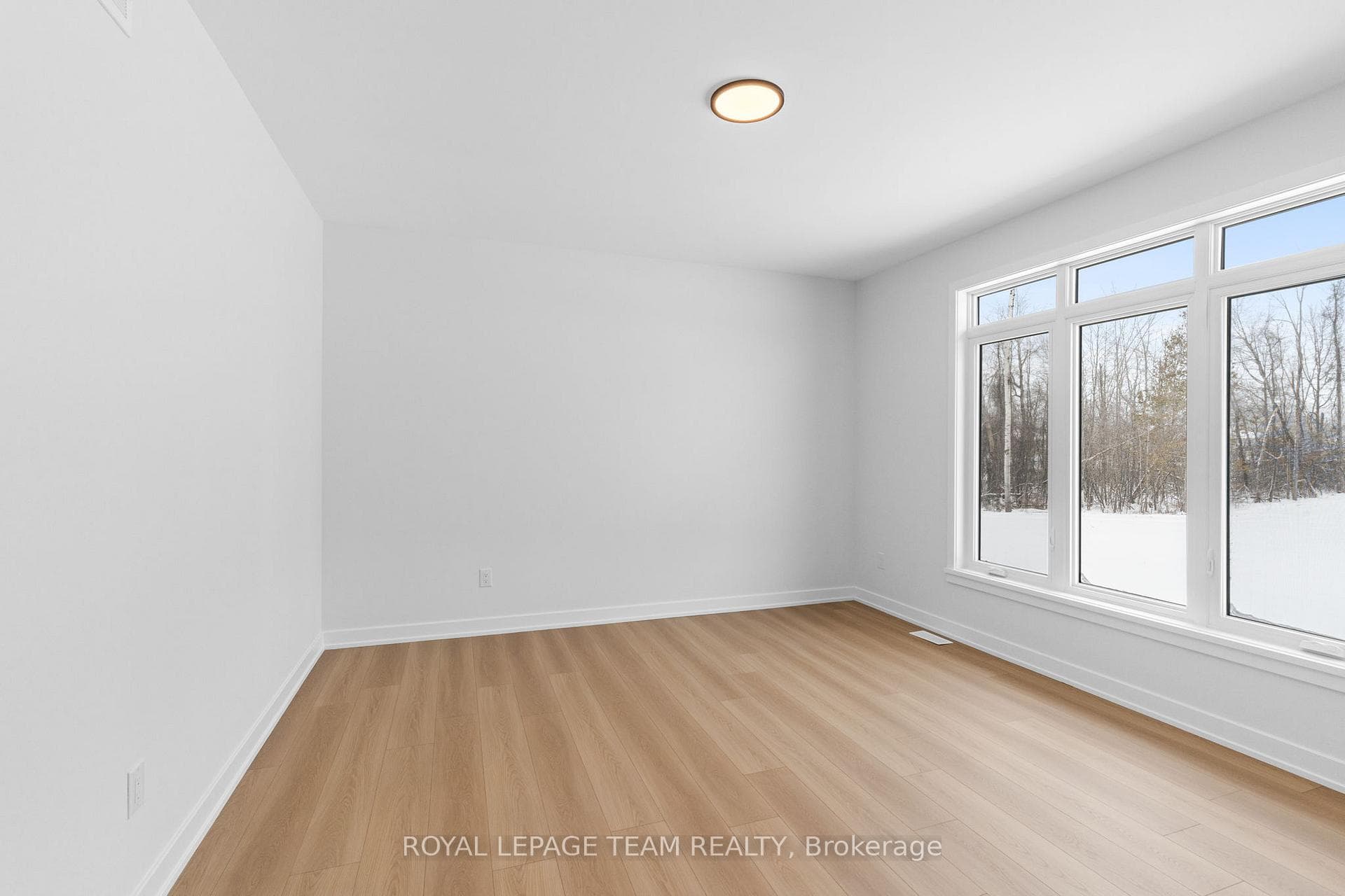54 TENNANT Drive photo 25
