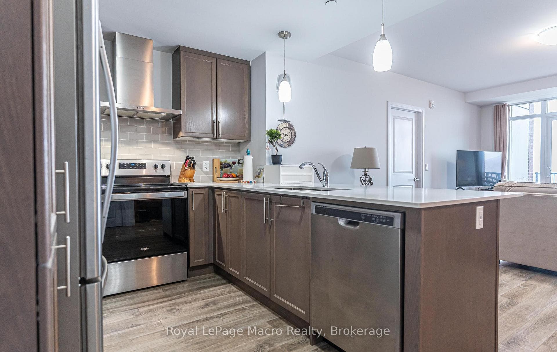 1 Redfern Avenue Unit 339 photo 12