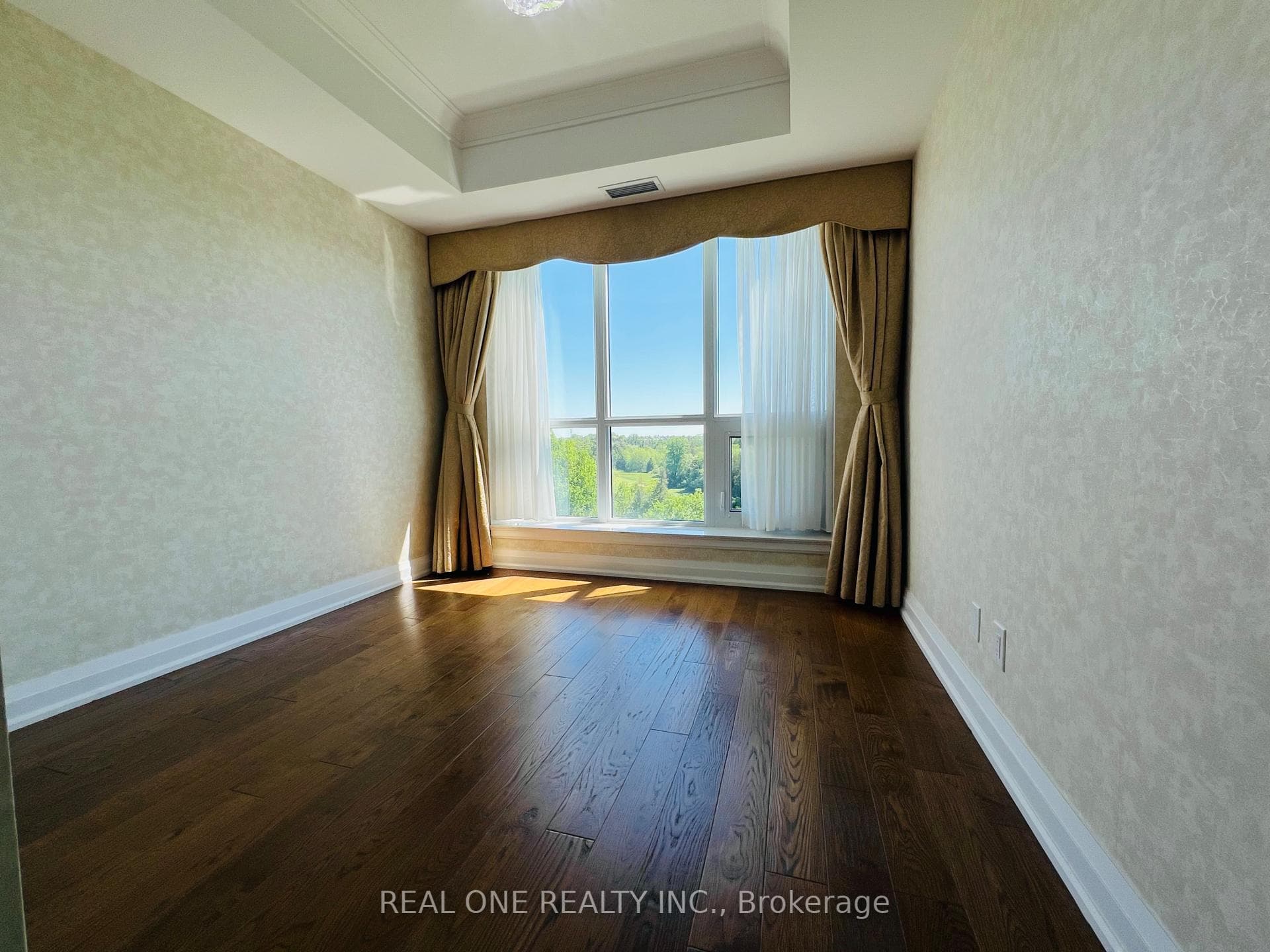 15 Stollery Pond Crescent Unit 612 photo 17