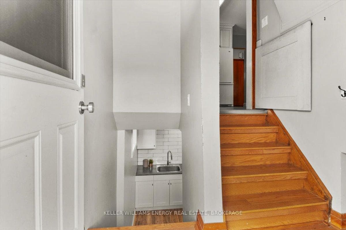 242 Elgin Street photo 24