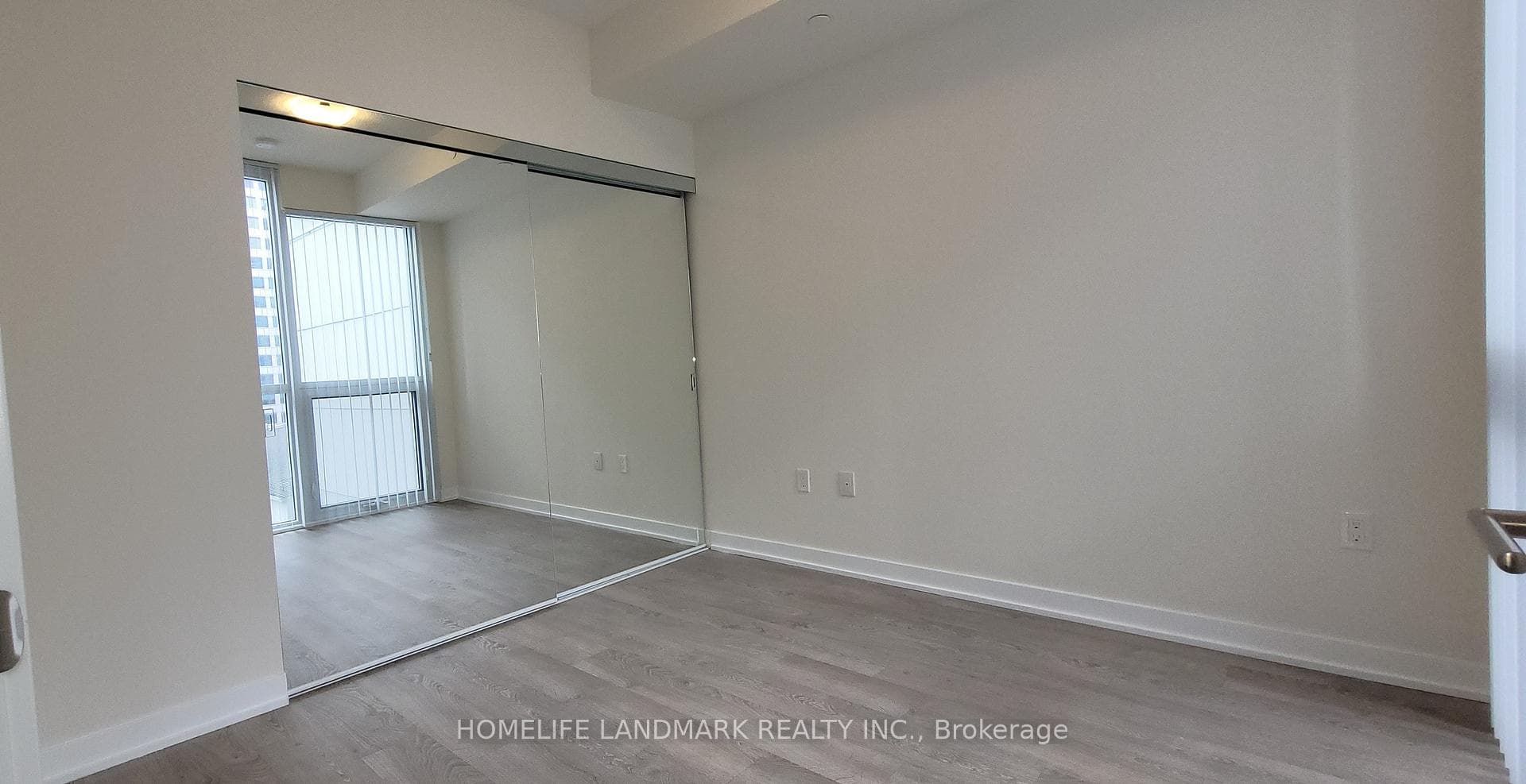 99 John Street Unit 702 photo 7