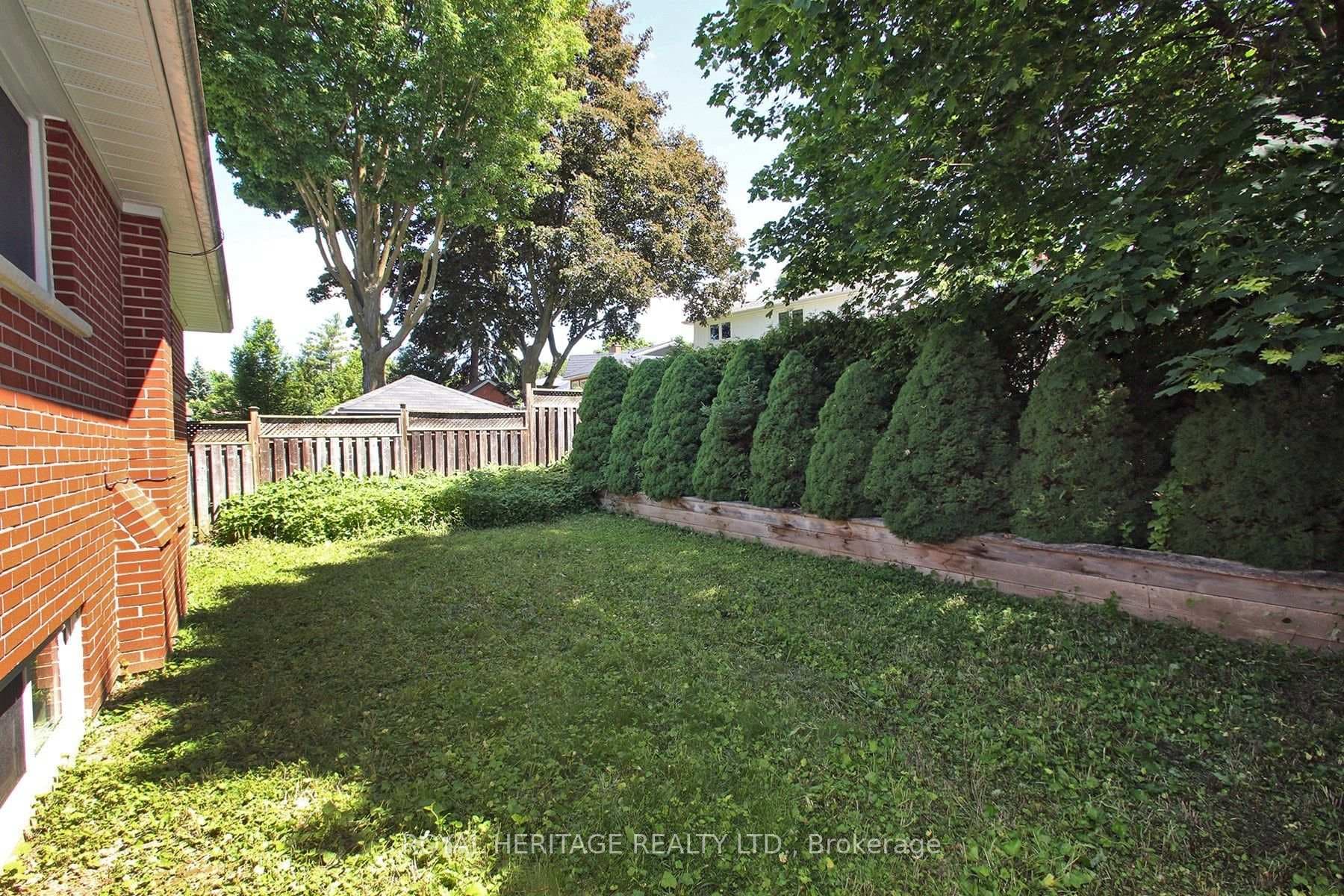 21 Wootten Way photo 34