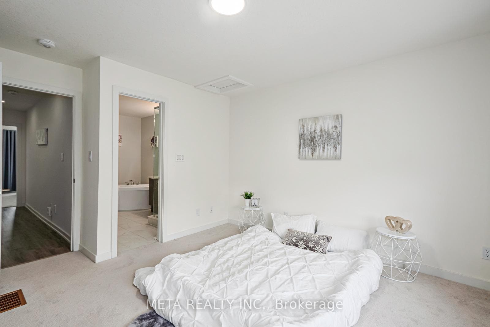 39 Dawson Drive Unit 4 photo 9