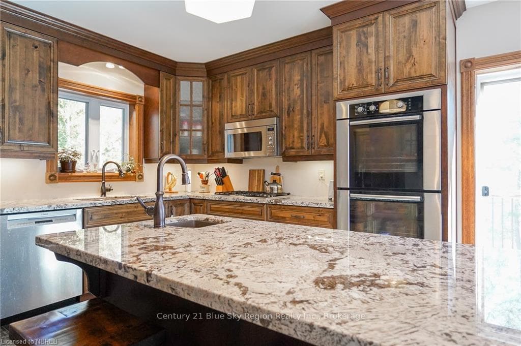 170 NIAGARA Road photo 13