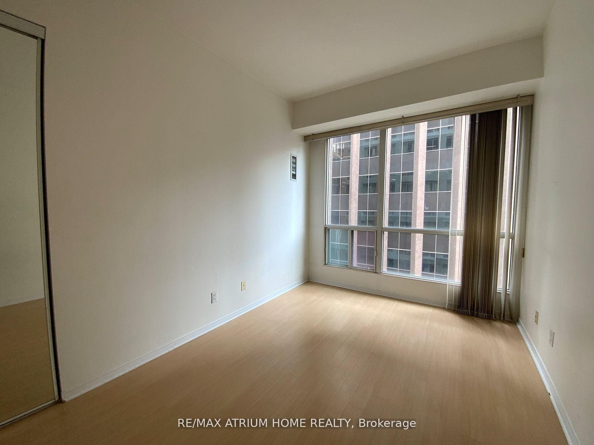 7 King Street Unit 1112 photo 9