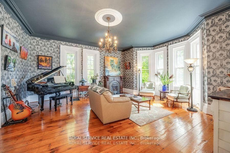 60 King Street photo 21