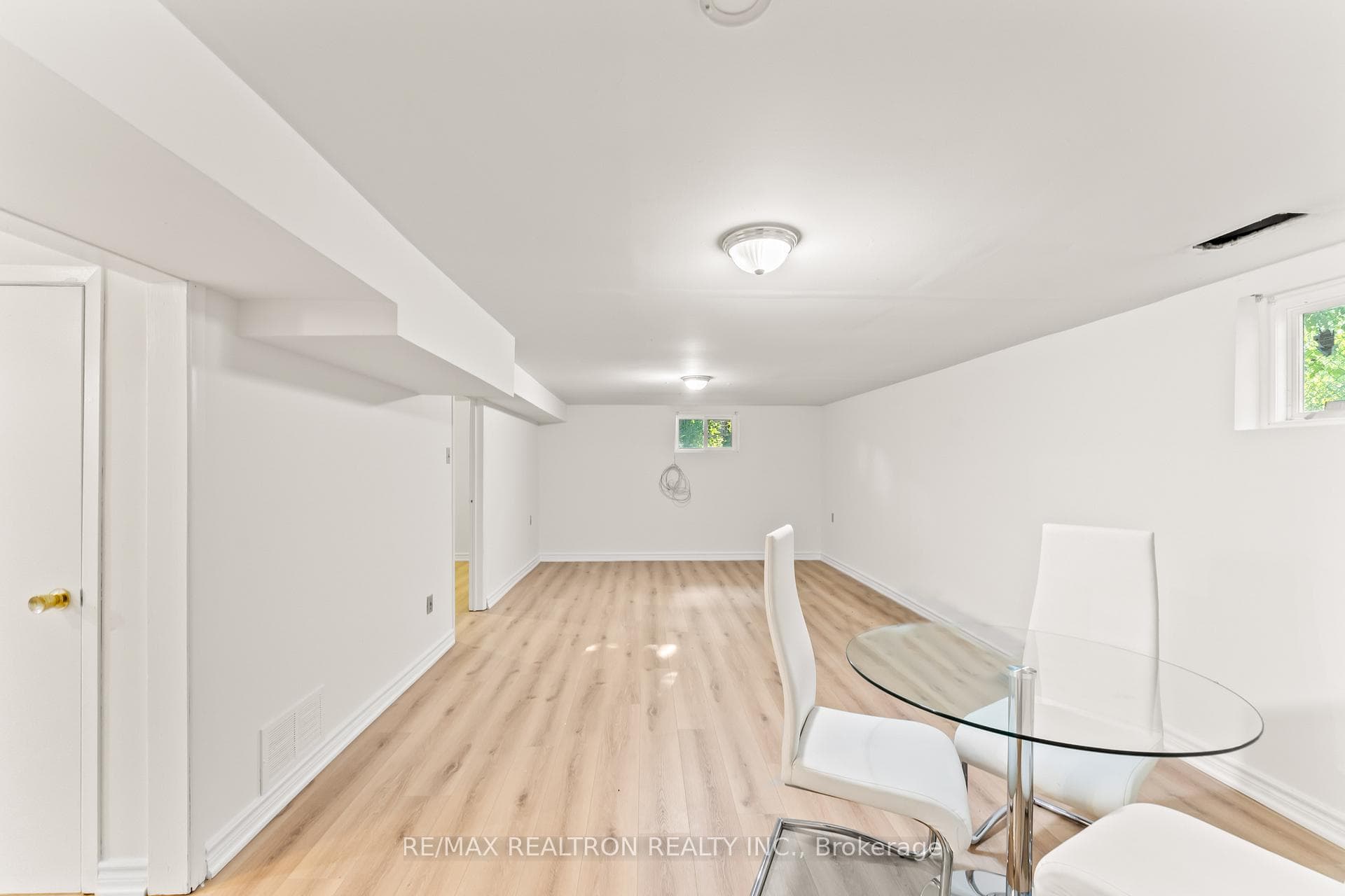 92 Elise Terrace photo 34