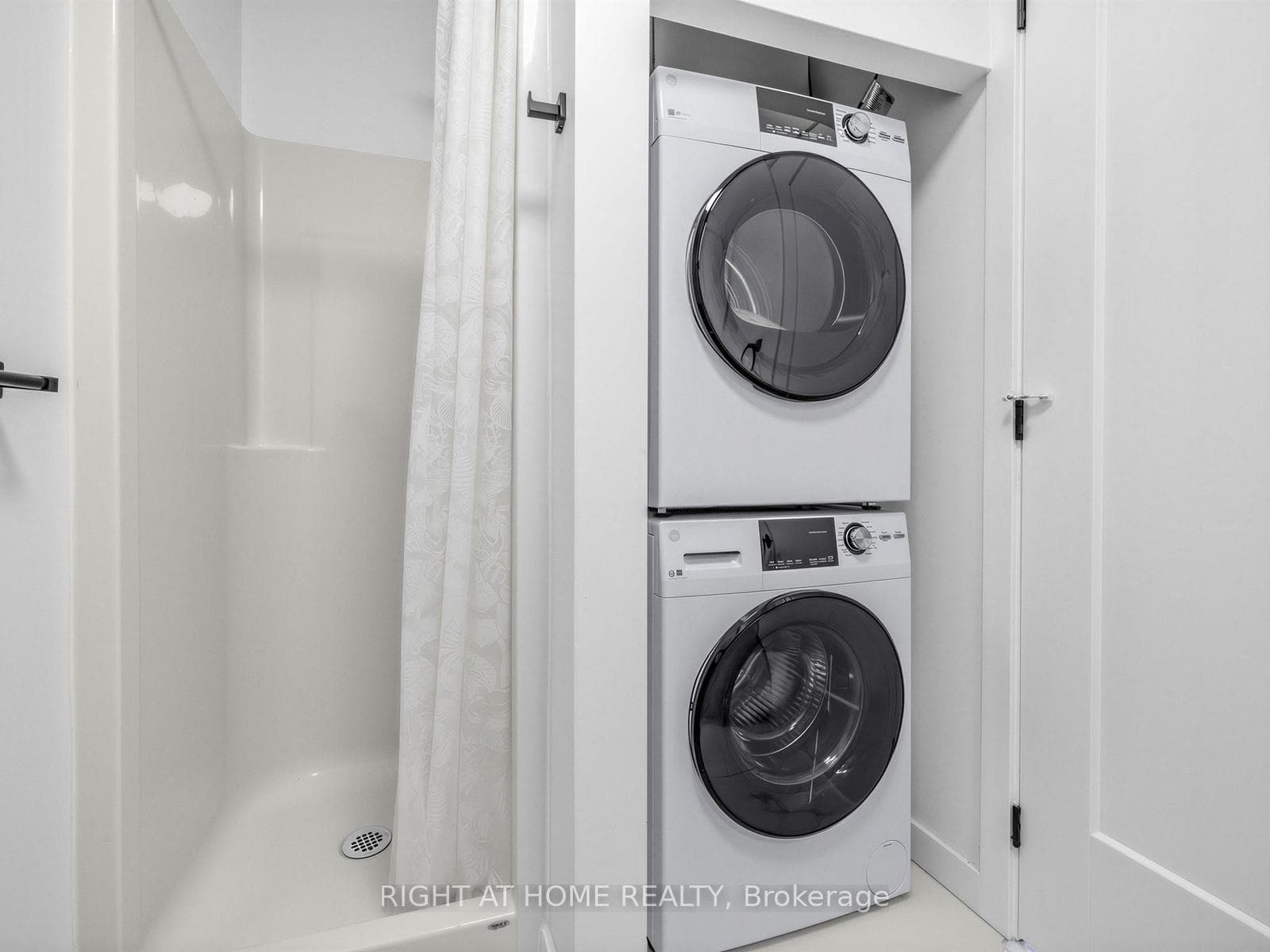 148 Glenlake Avenue Unit #5 photo 17