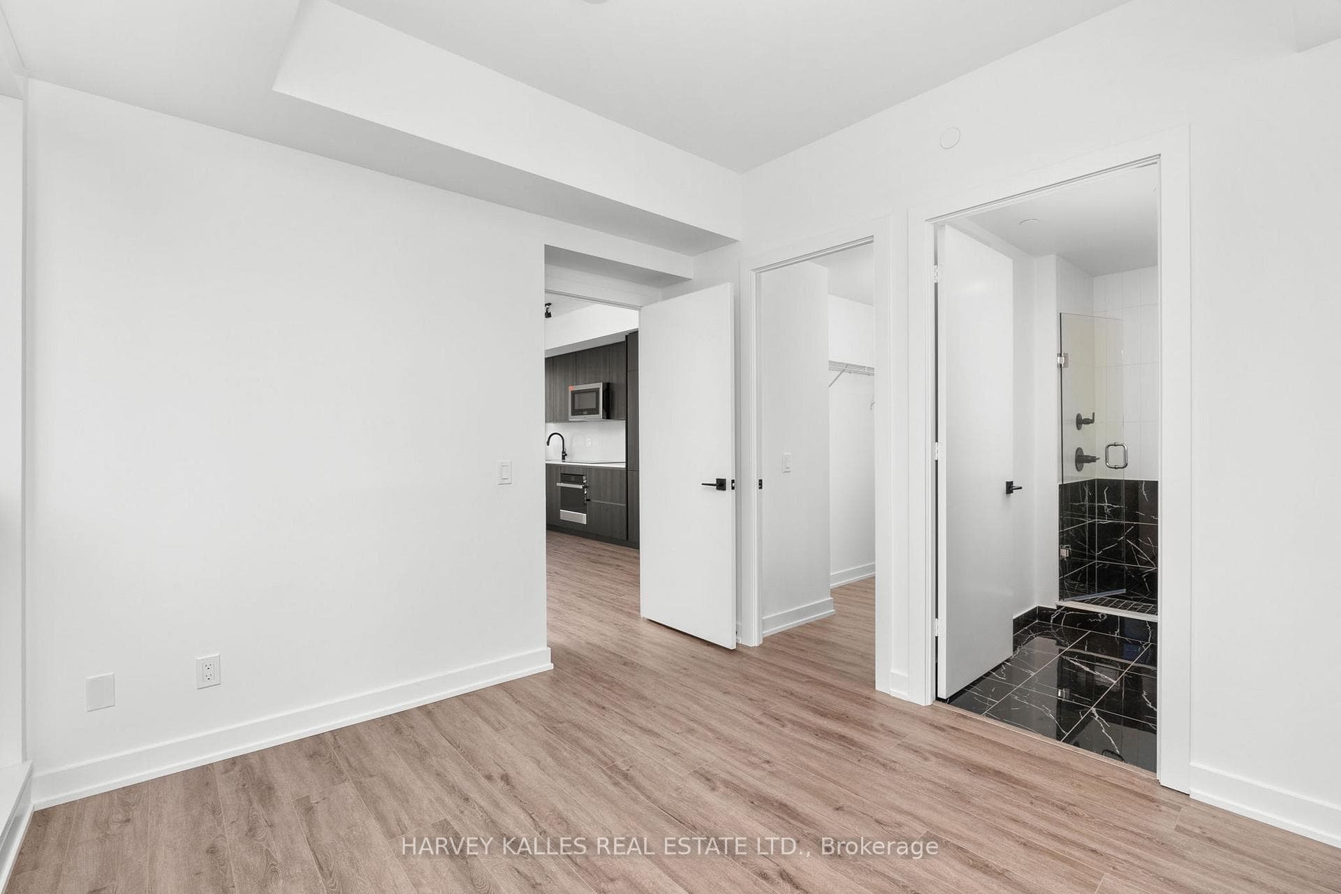 327 King Street Unit 4205 photo 8