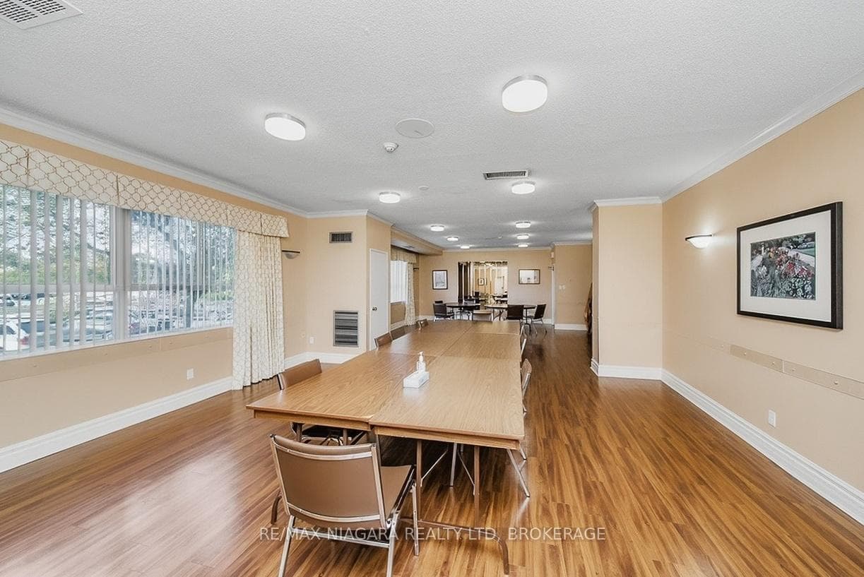 7 GALE Crescent Unit 109 photo 25