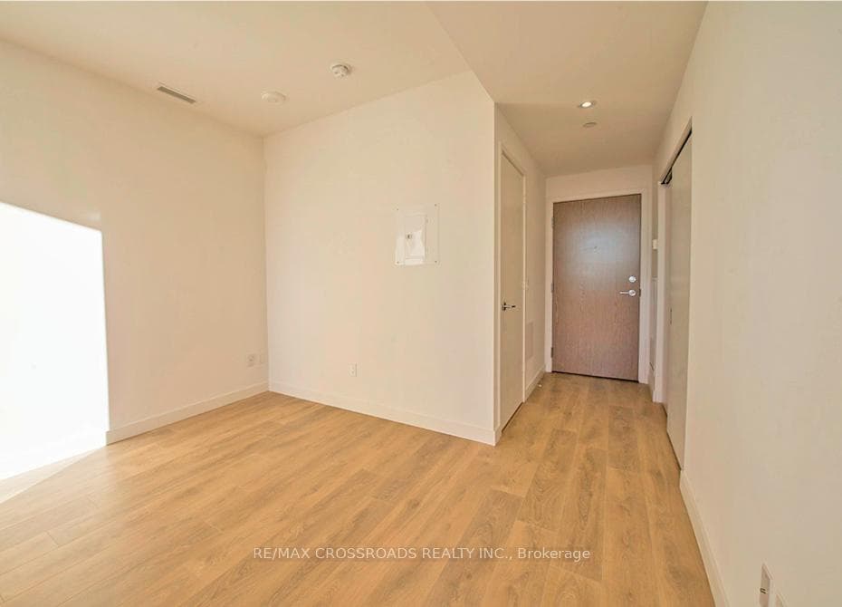215 Queen Street Unit 2503 photo 5