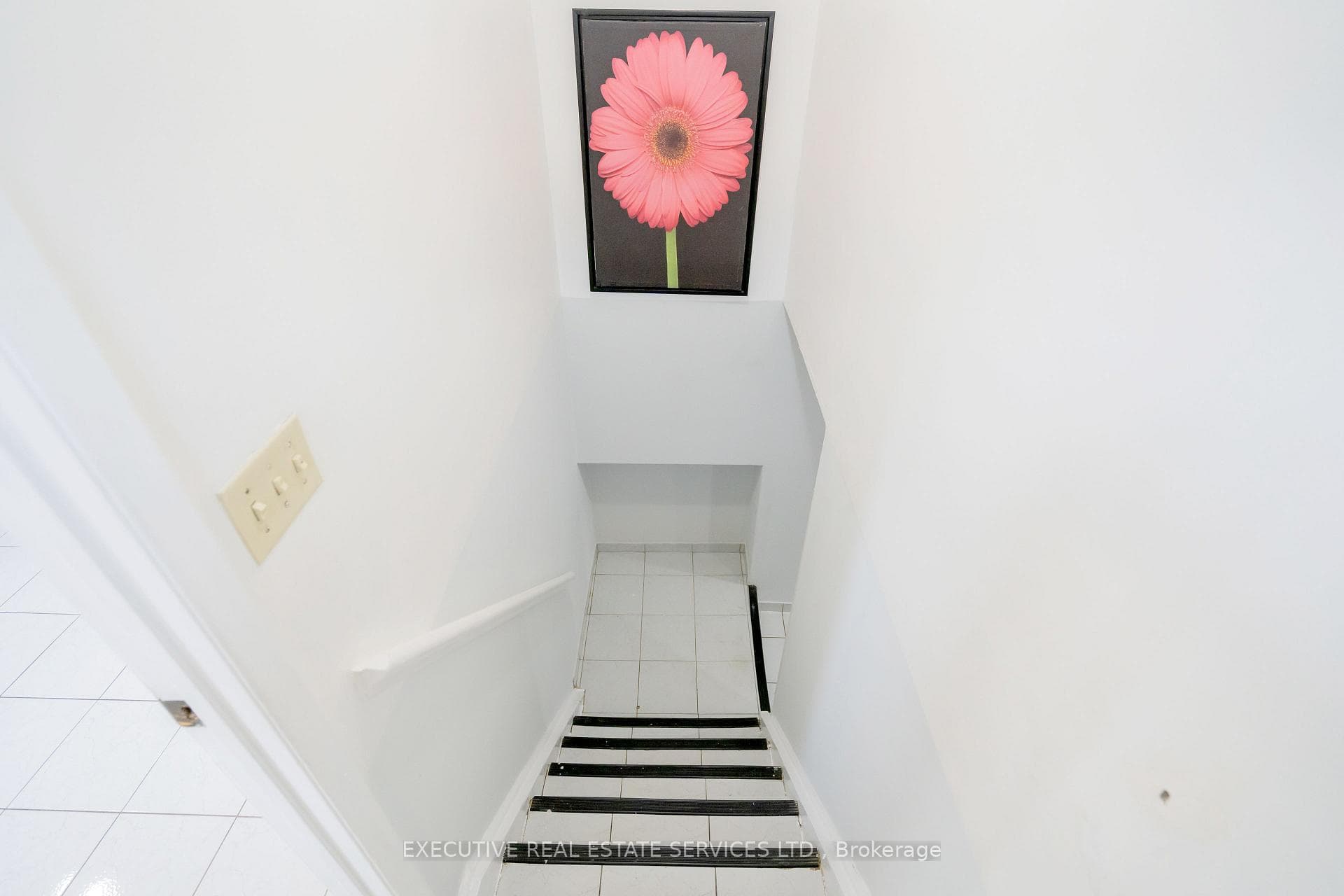 5 Goldsboro Road photo 25