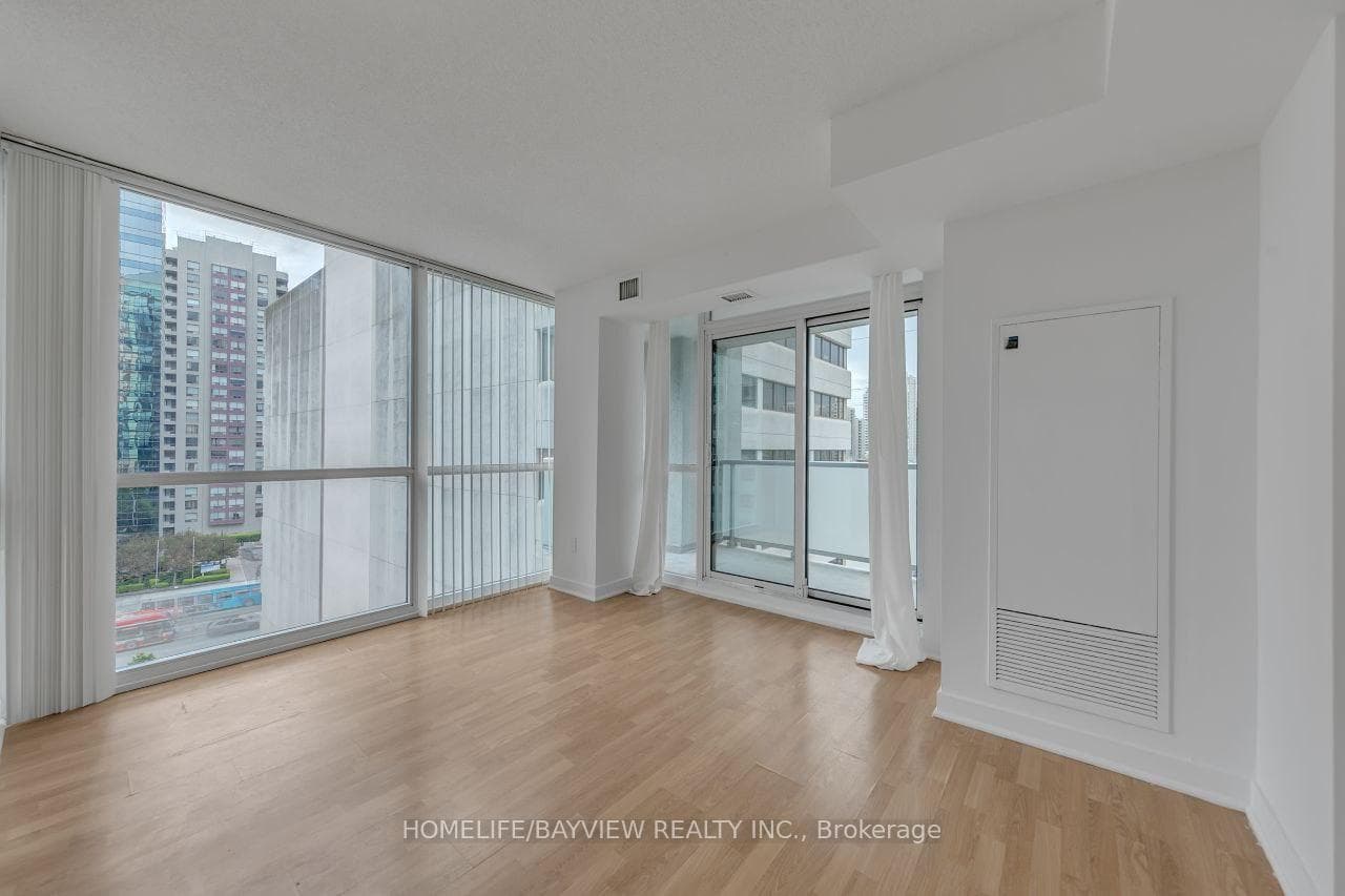 5740 Yonge Street Unit 709 photo 8