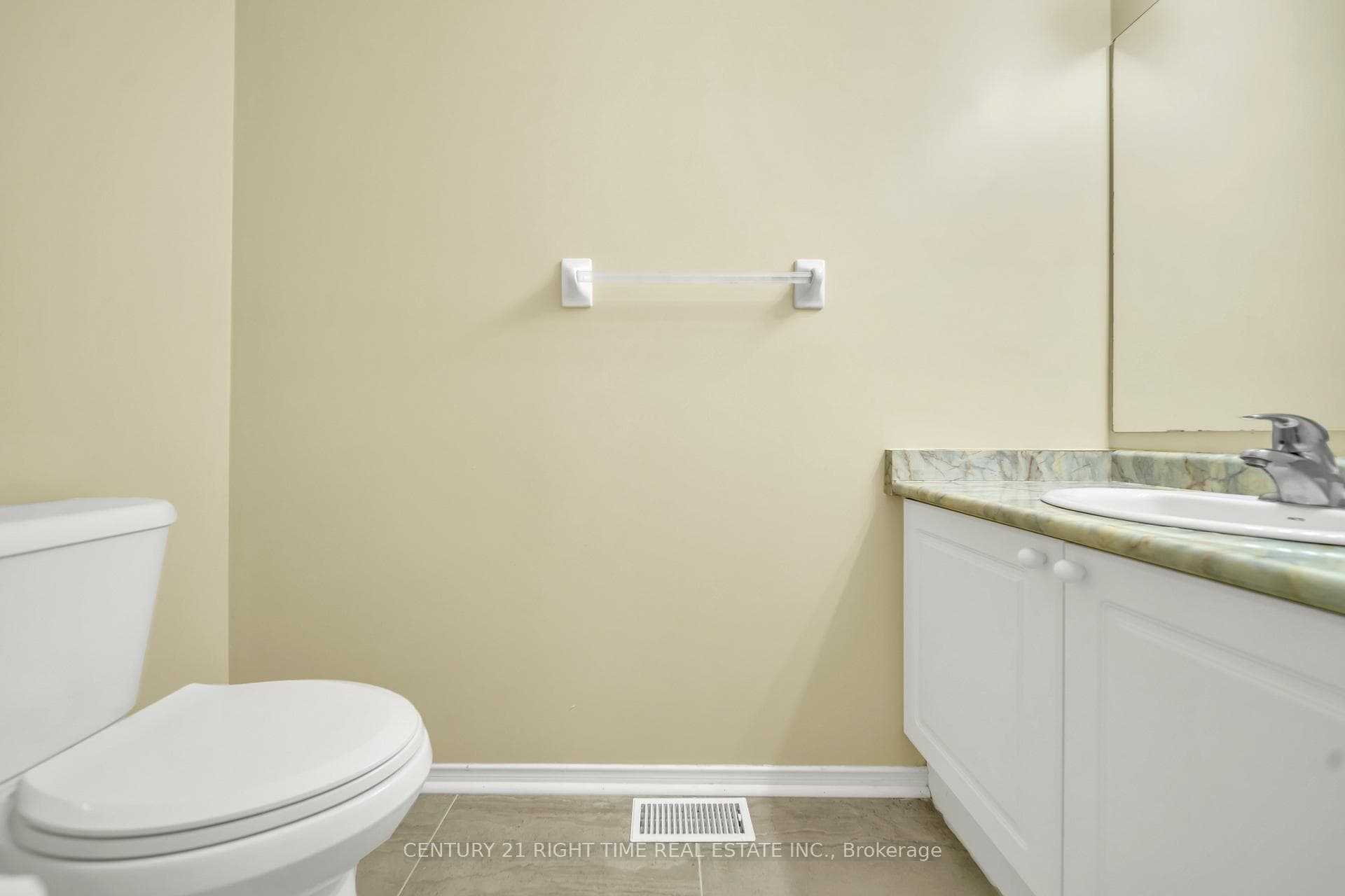 252 Blackhorne Drive photo 14