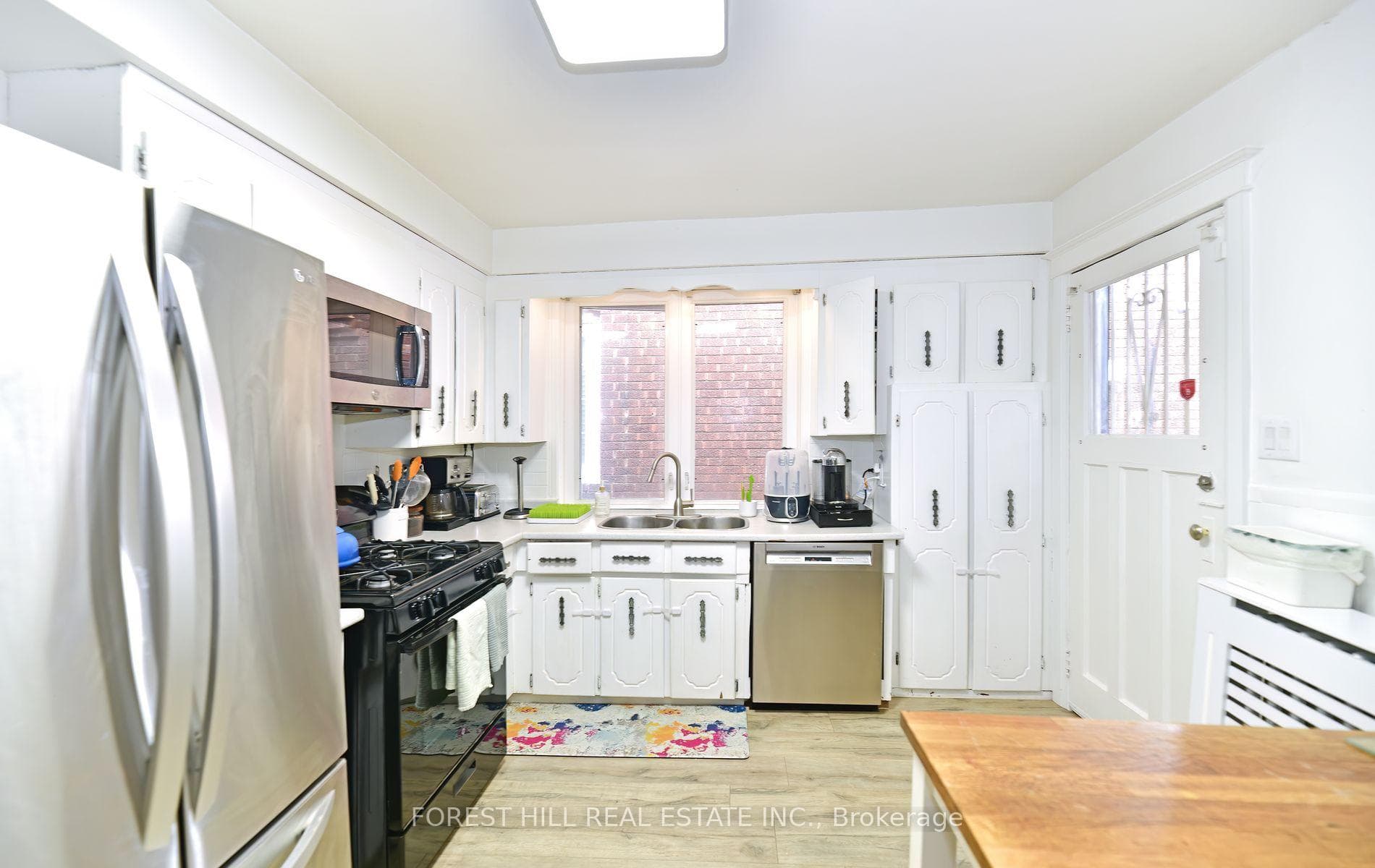 120 Earlscourt Avenue photo 7