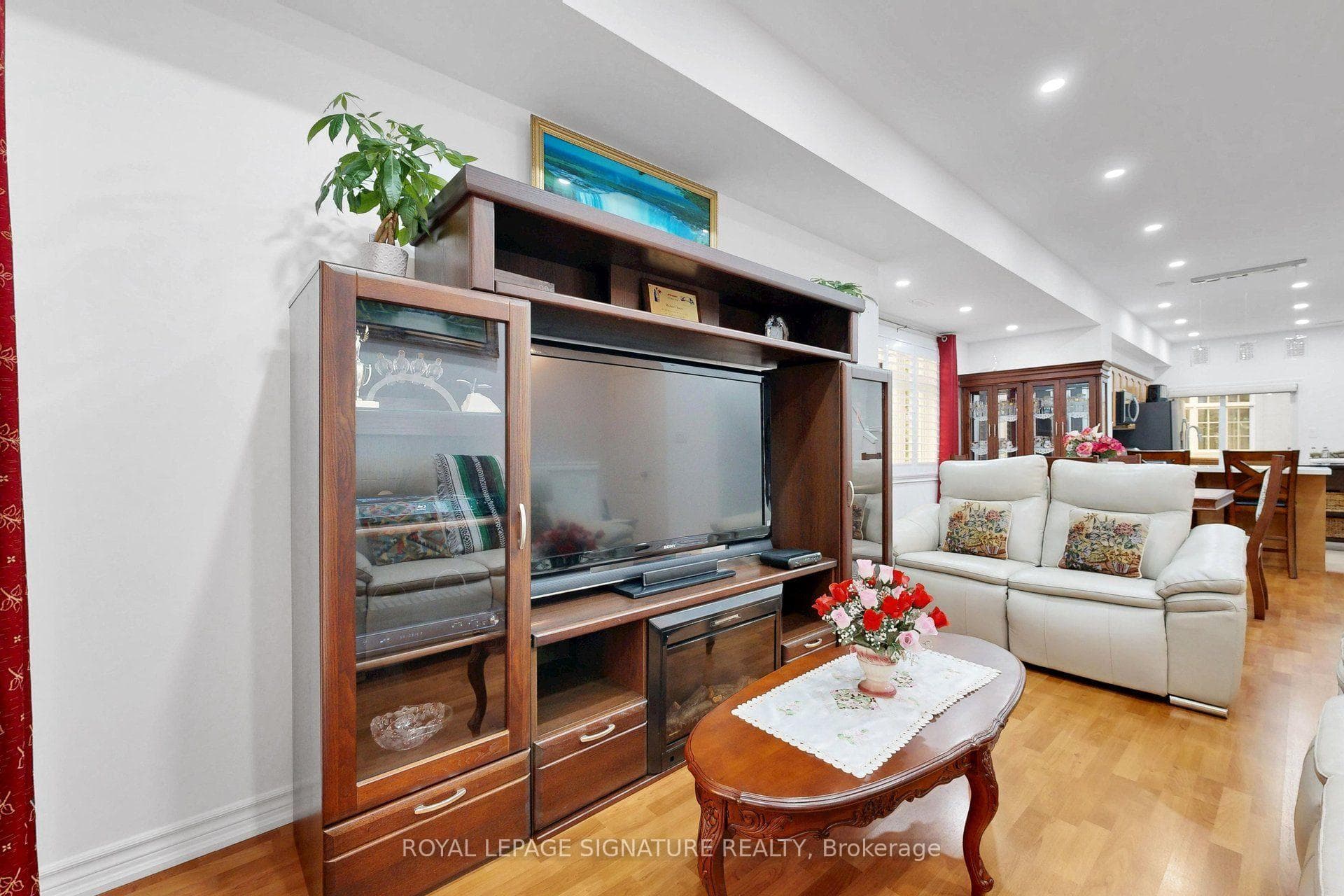 51 Piggott Mews photo 11