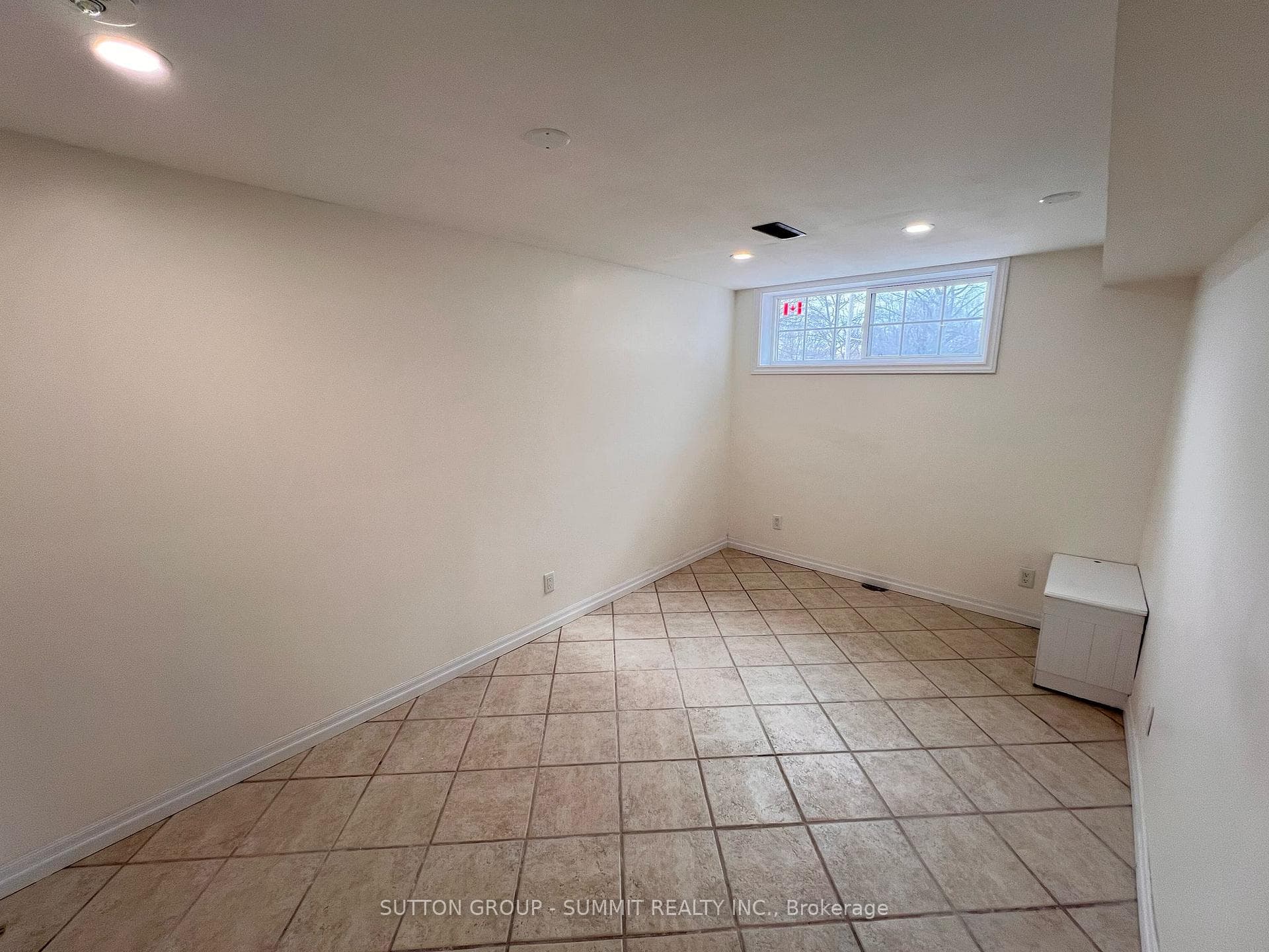 577 Oshawa Boulevard photo 9