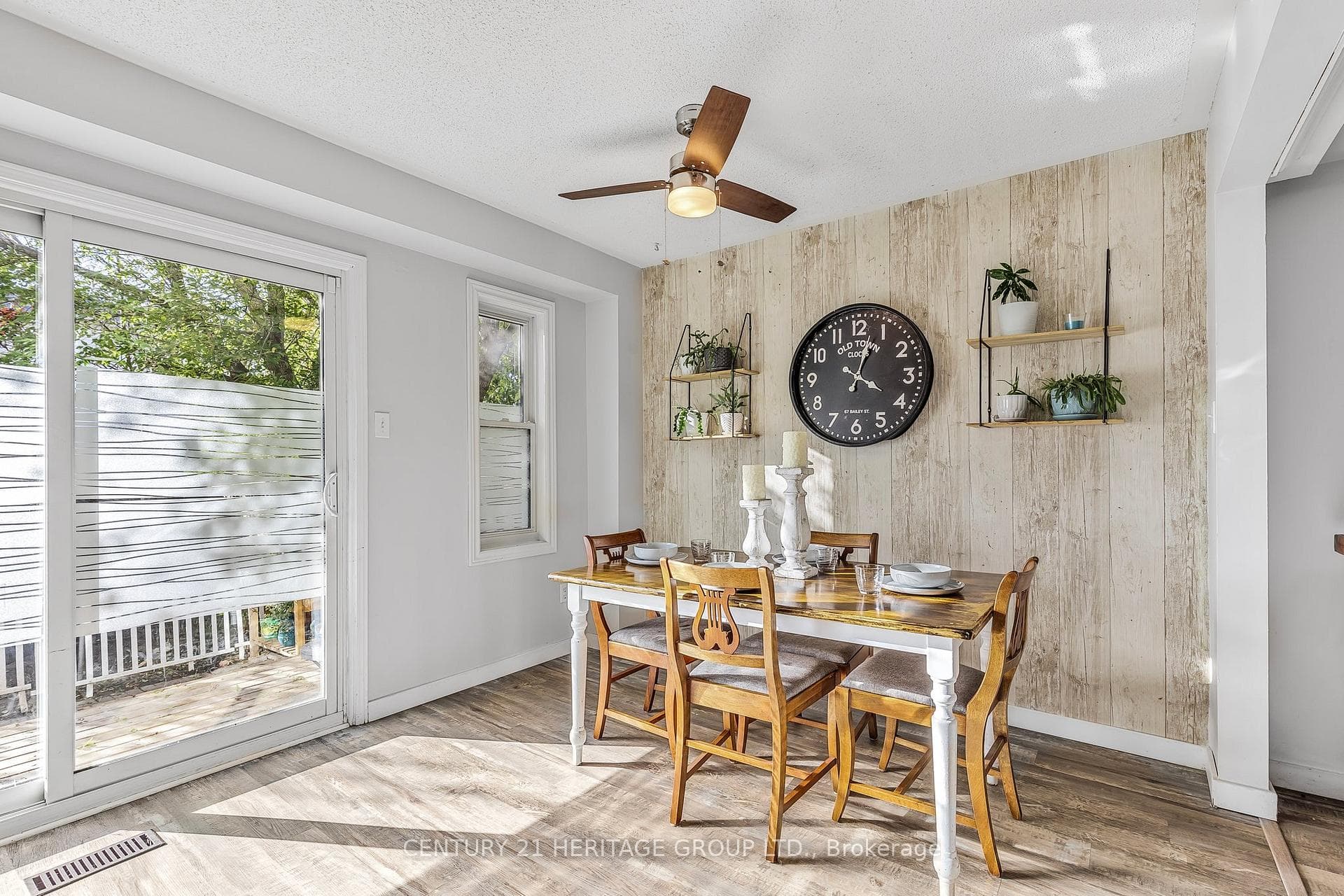 52 Potter Crescent photo 15