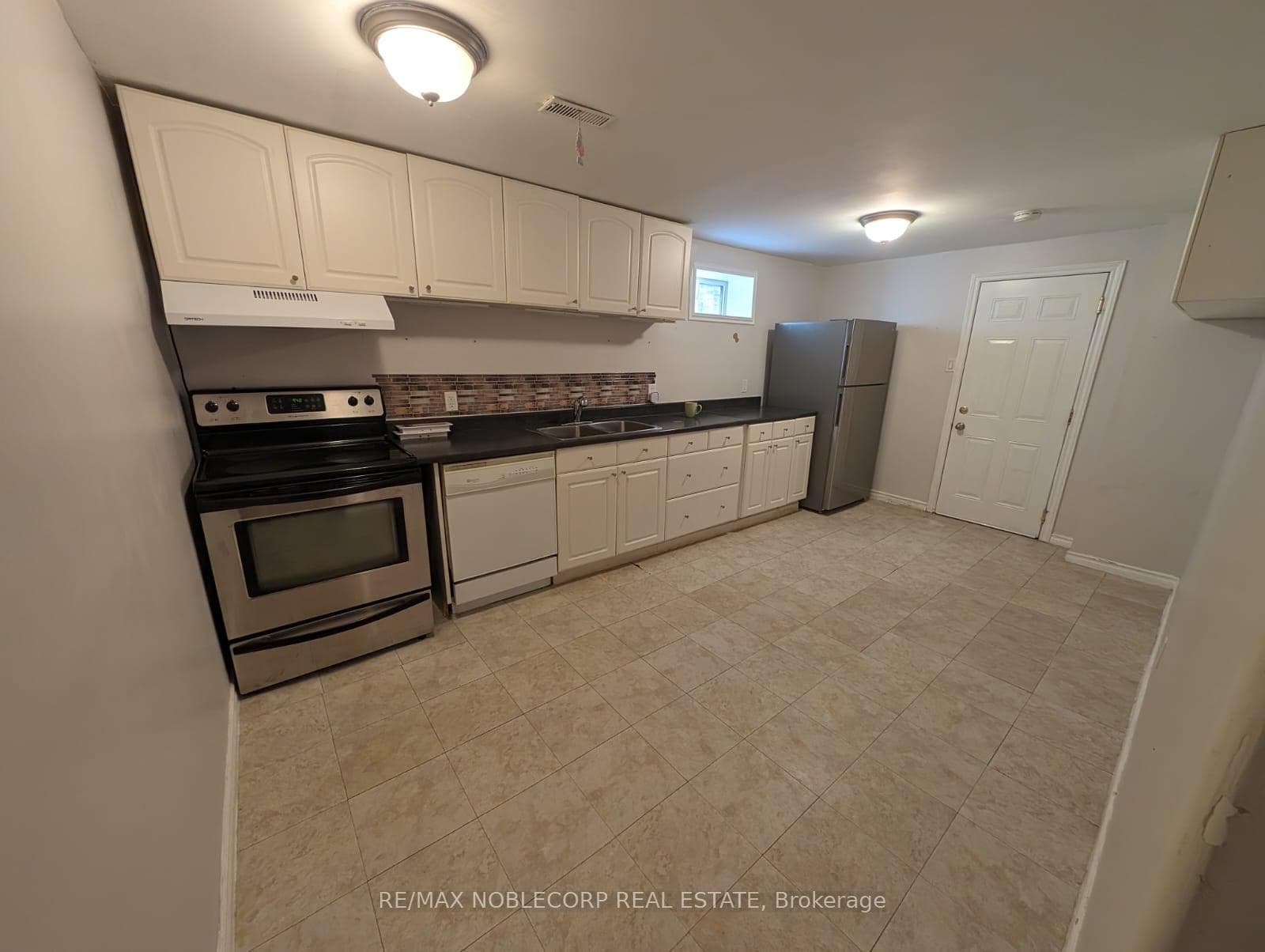 251 Britannia Avenue Unit B-1 photo 12