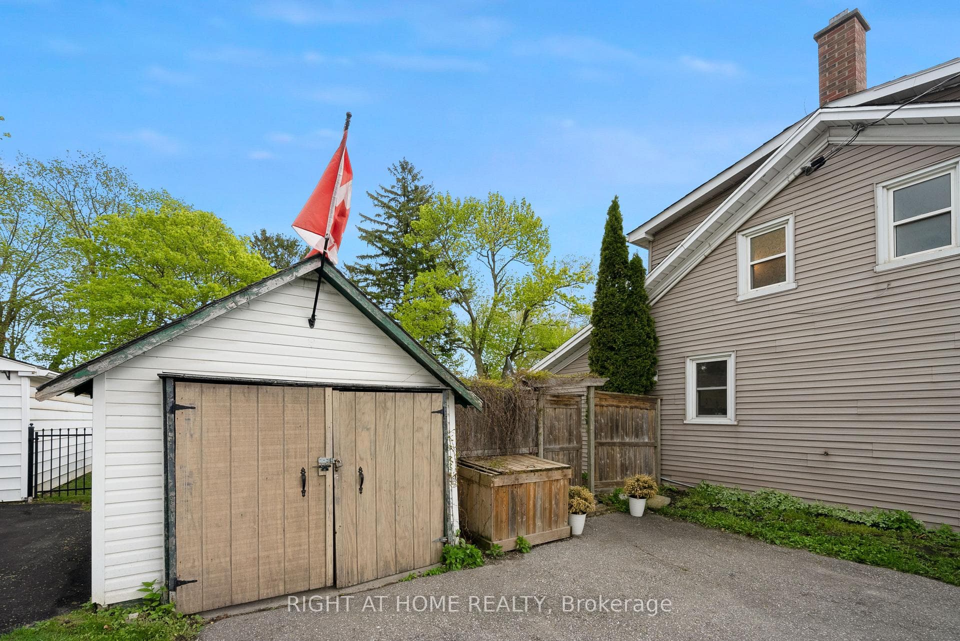 97 Scugog Street photo 28