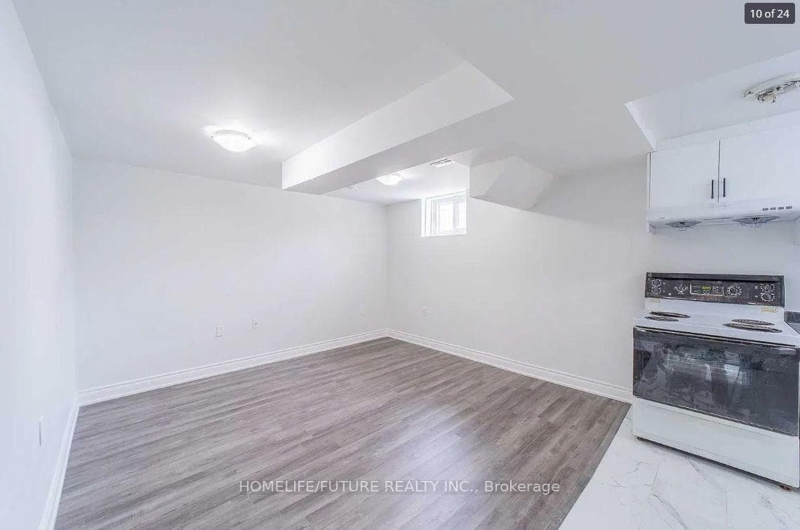 102 Golfhaven Drive Unit Lower photo 9