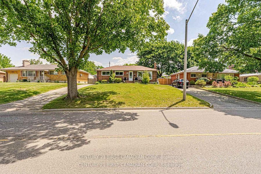 212 King Edward Avenue photo 2
