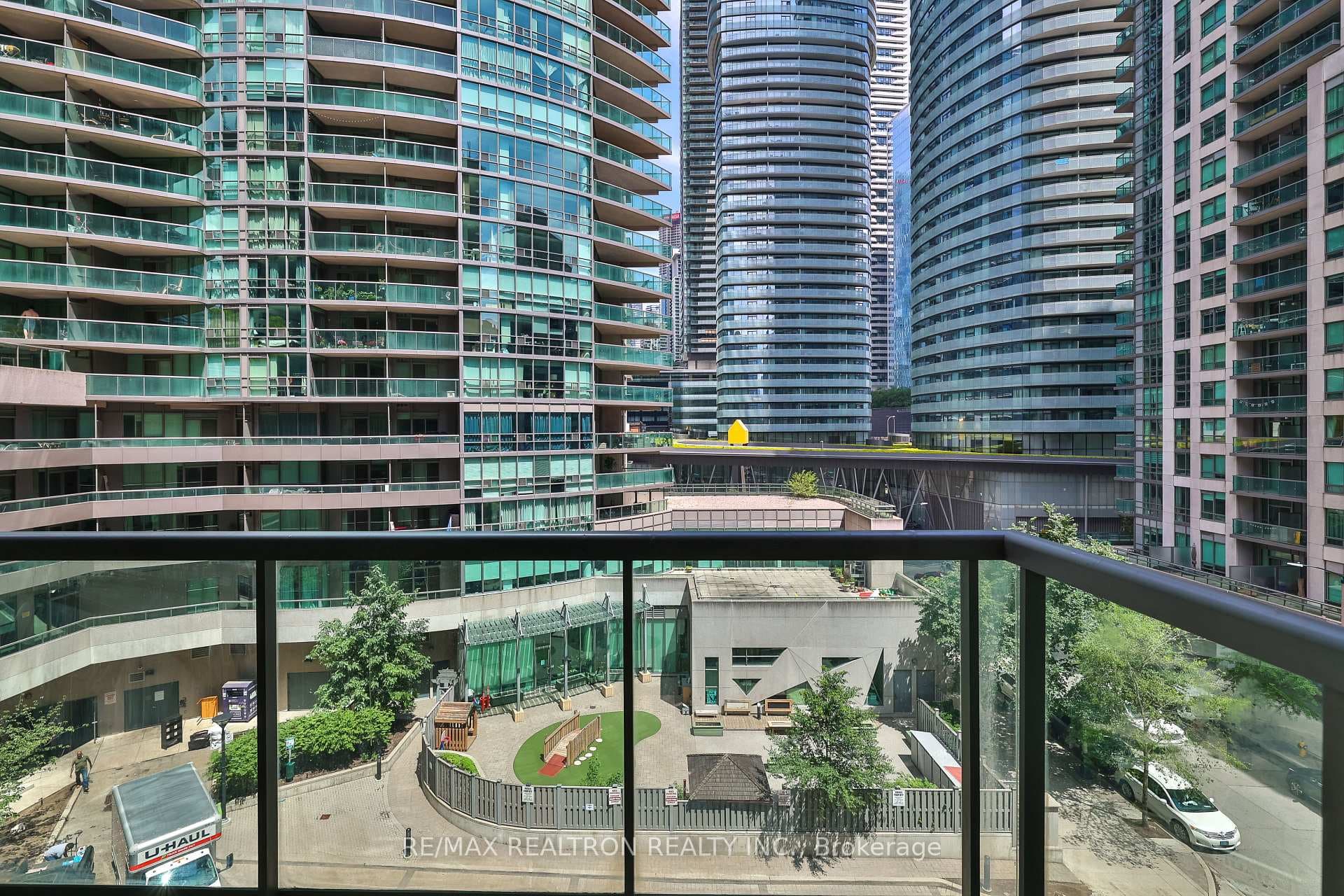 51 Lower Simcoe Street Unit 606 photo 9