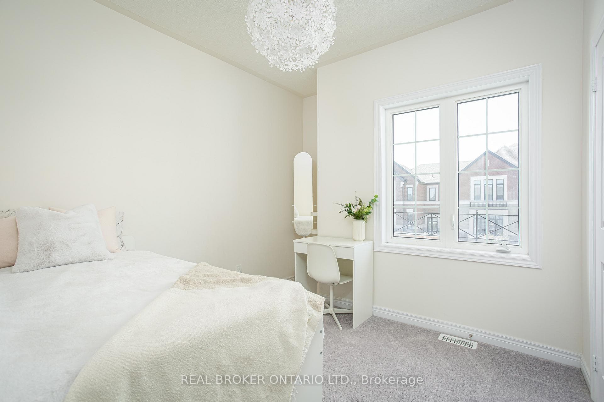 184 Coronation Road photo 20