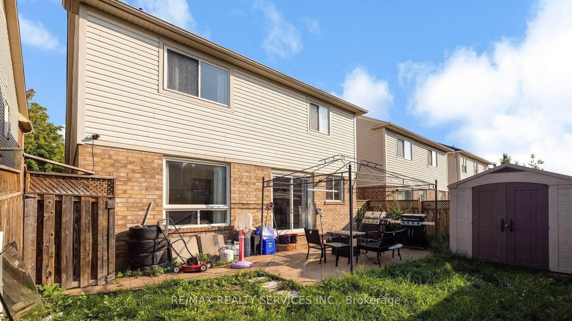 14 wetmeadow Drive photo 39