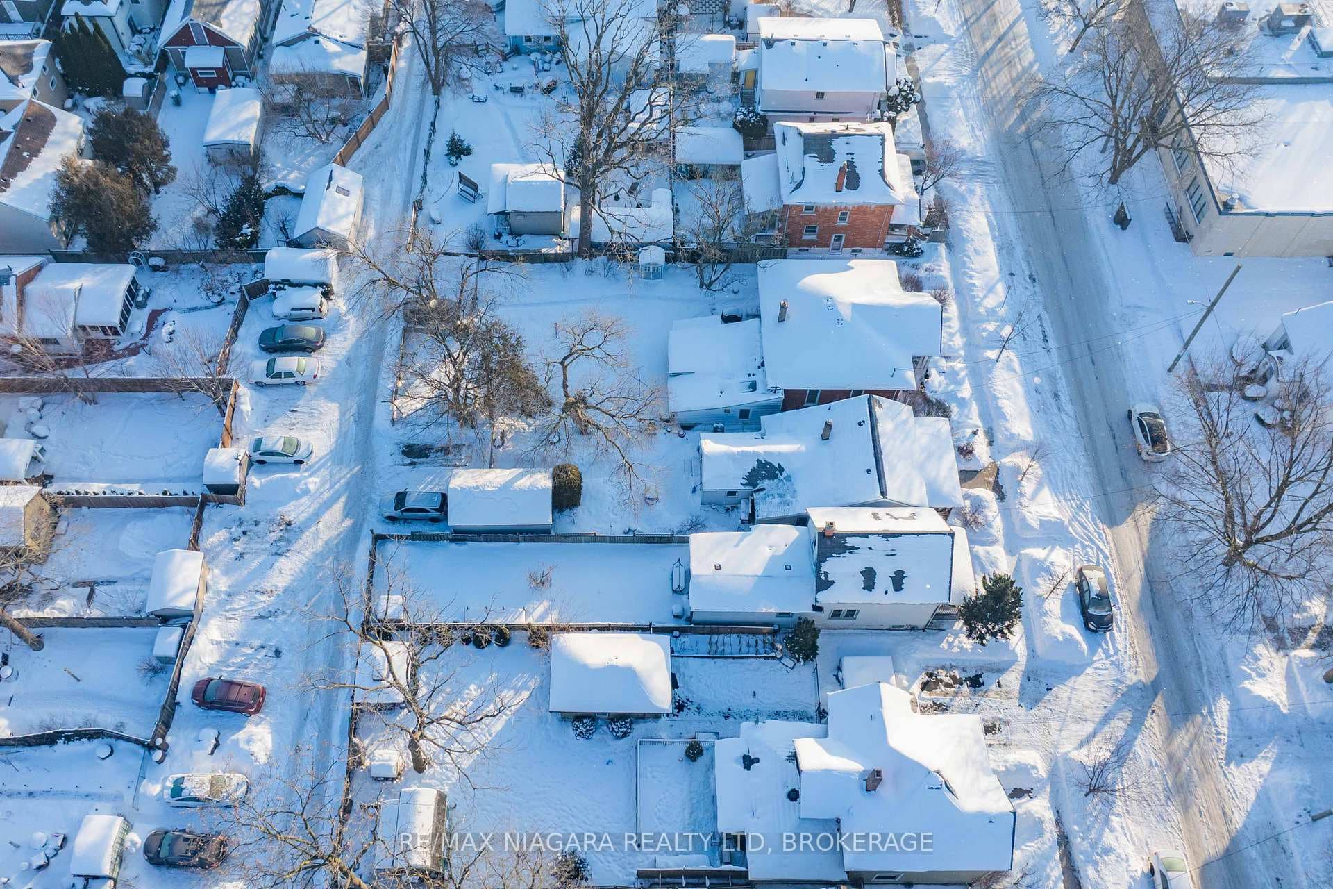 111 LOUISA Street photo 31