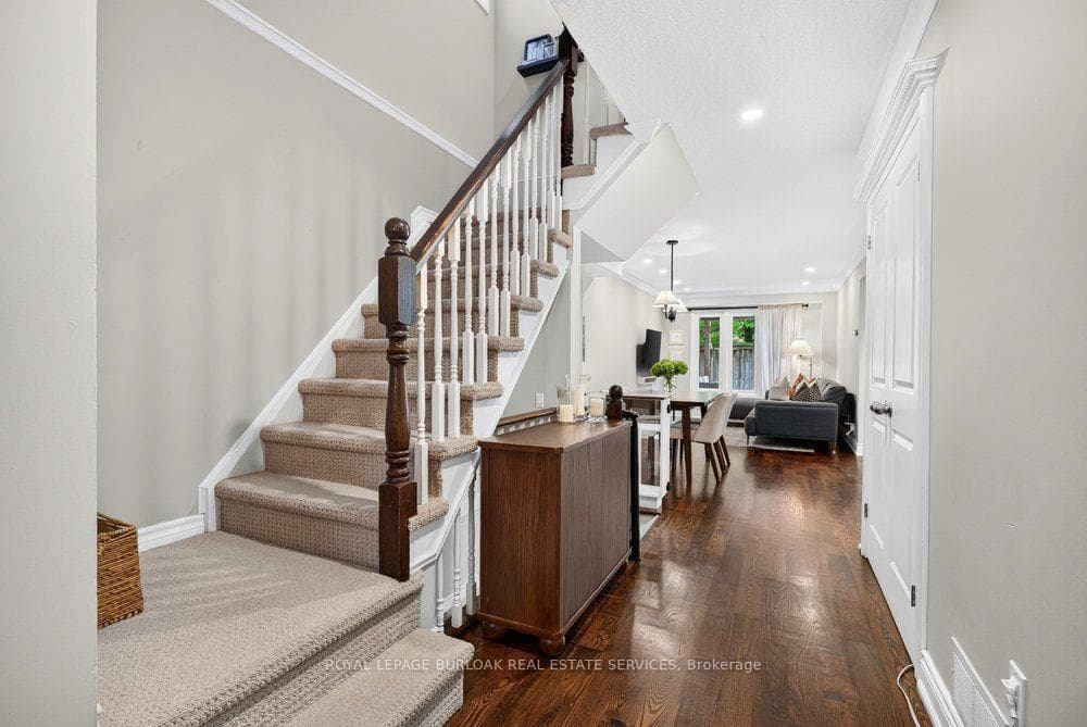 2354 Marine Drive photo 20