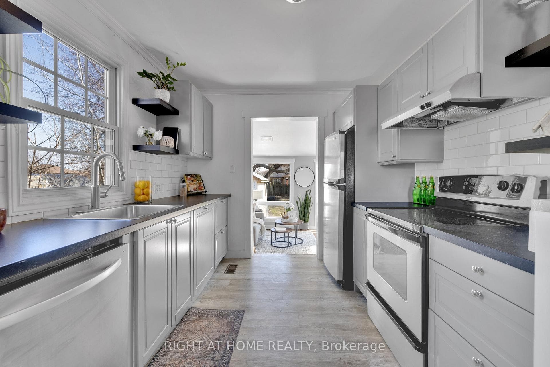 87 Concession Street photo 9