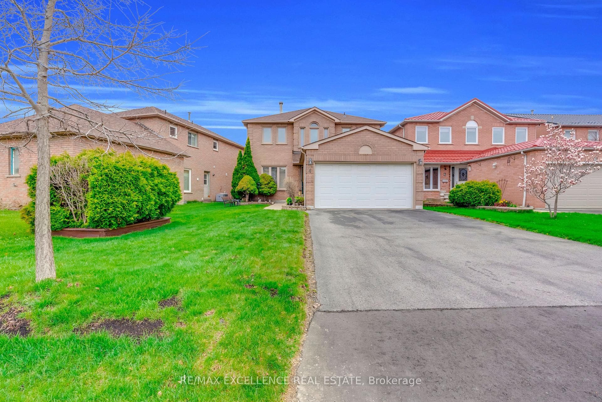 Large Driveway with No sidewalk