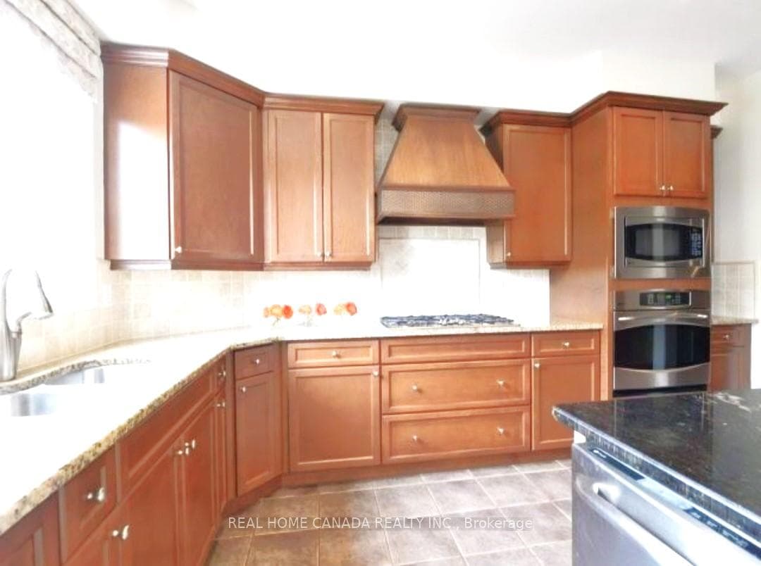 190 Forbes Terrace photo 12